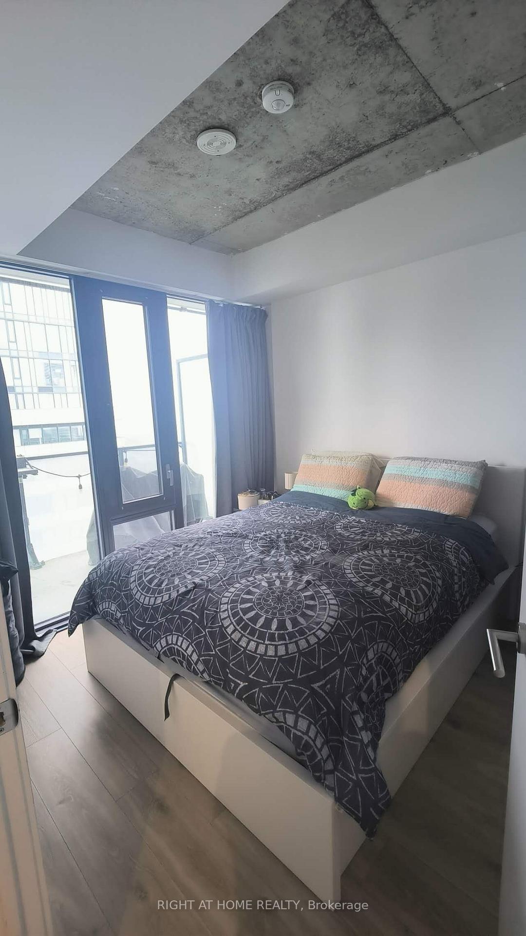 Photo 5 of Unit 3207, 161 Roehampton Avenue, Toronto, Mount Pleasant West — HOMEH