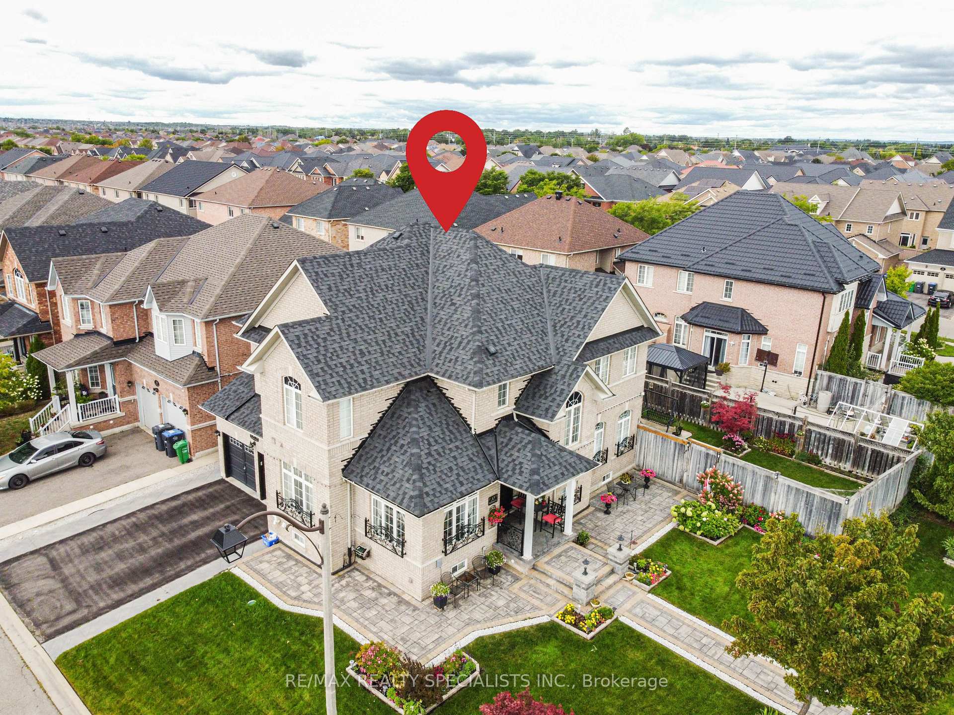 Photo 5 of 37 Bluffwood Crescent, Brampton, Bram East — HOMEH
