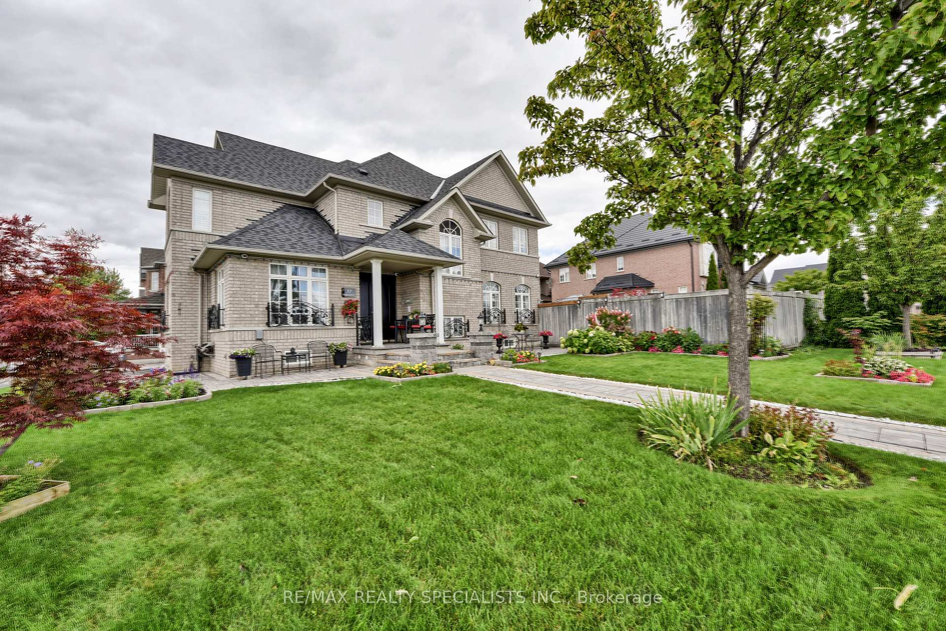 Photo 10 of 37 Bluffwood Crescent, Brampton, Bram East — HOMEH