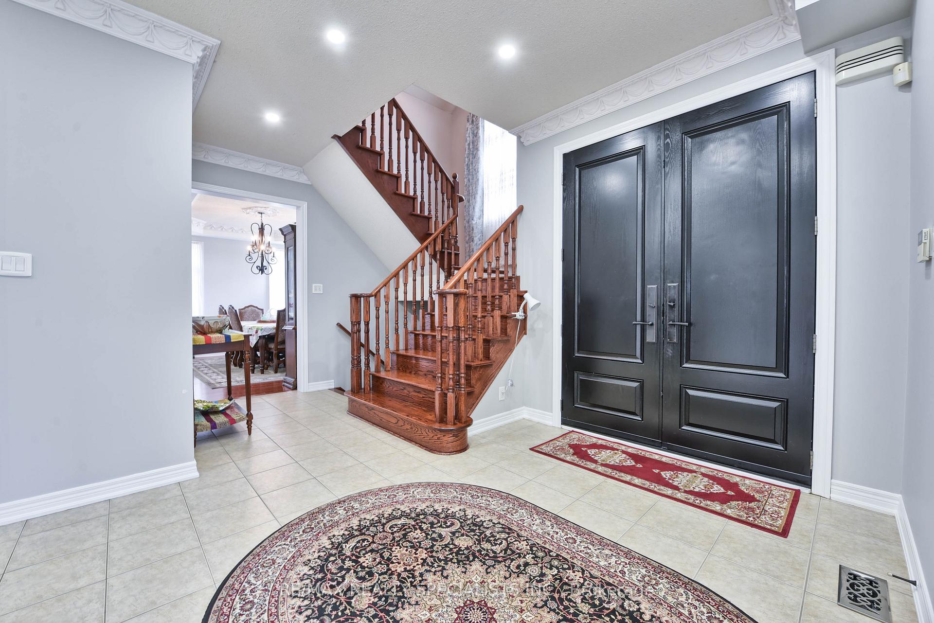 Photo 16 of 37 Bluffwood Crescent, Brampton, Bram East — HOMEH