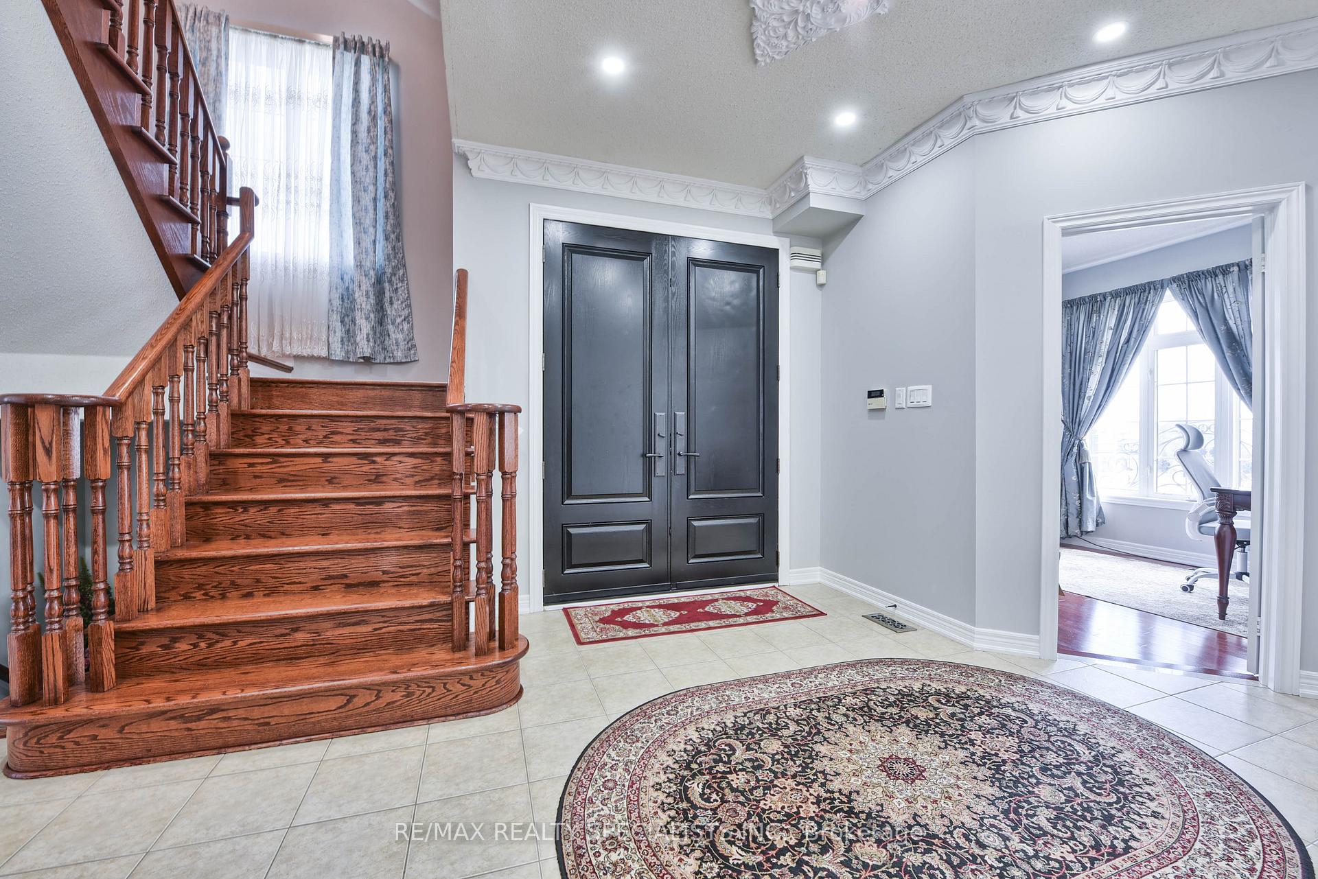 Photo 42 of 37 Bluffwood Crescent, Brampton, Bram East — HOMEH