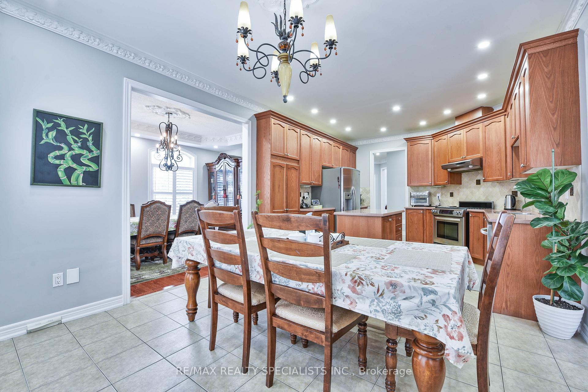 Photo 43 of 37 Bluffwood Crescent, Brampton, Bram East — HOMEH