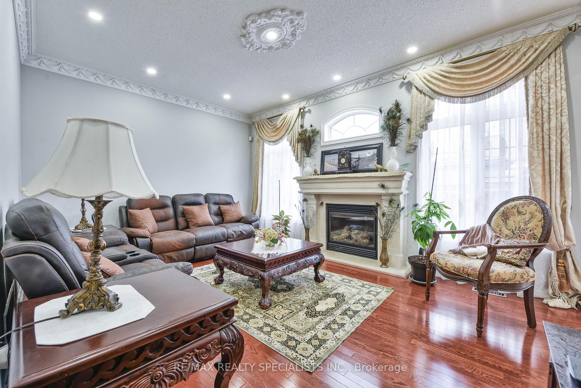 Photo 38 of 37 Bluffwood Crescent, Brampton, Bram East — HOMEH