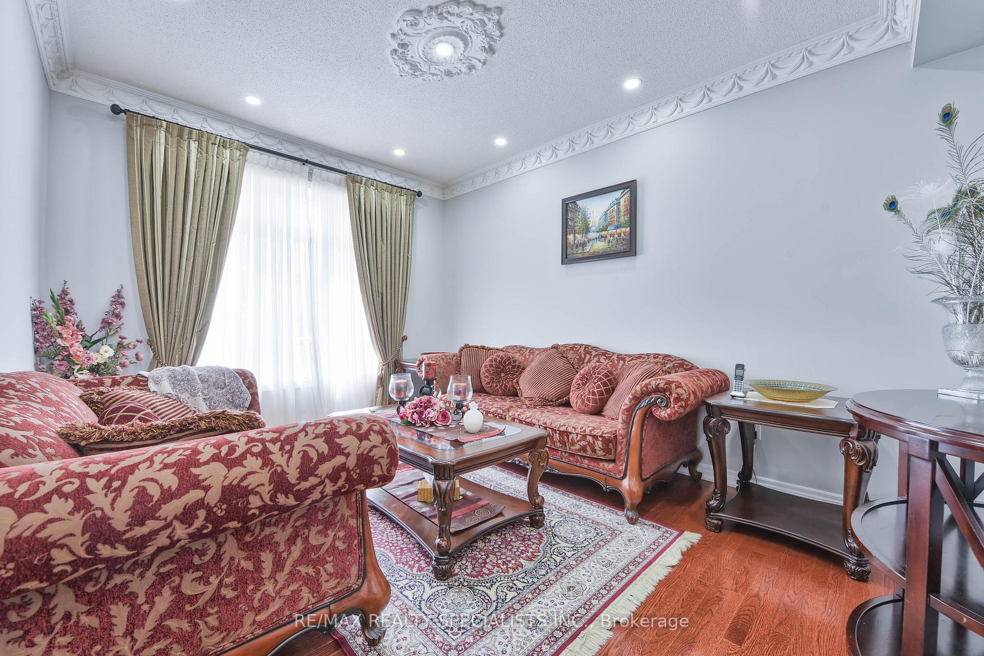 Photo 9 of 37 Bluffwood Crescent, Brampton, Bram East — HOMEH