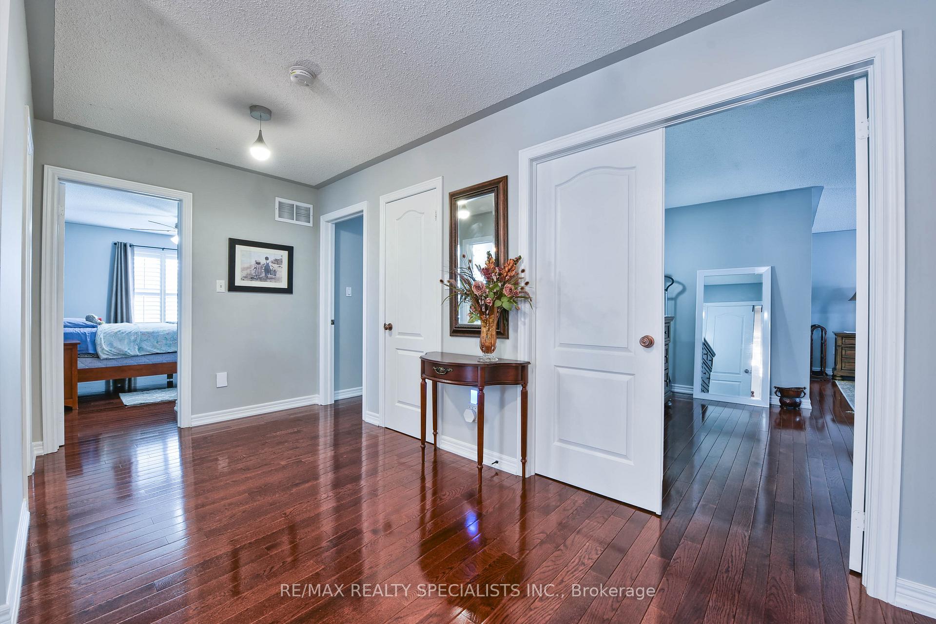 Photo 20 of 37 Bluffwood Crescent, Brampton, Bram East — HOMEH