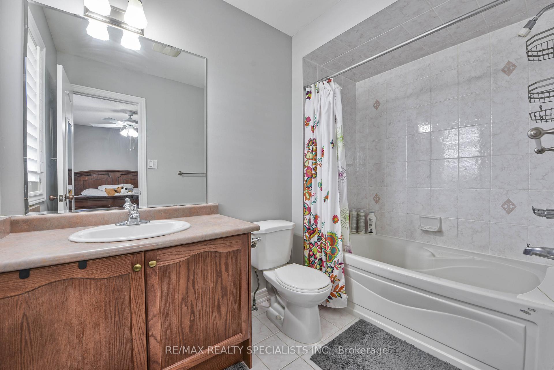 Photo 24 of 37 Bluffwood Crescent, Brampton, Bram East — HOMEH
