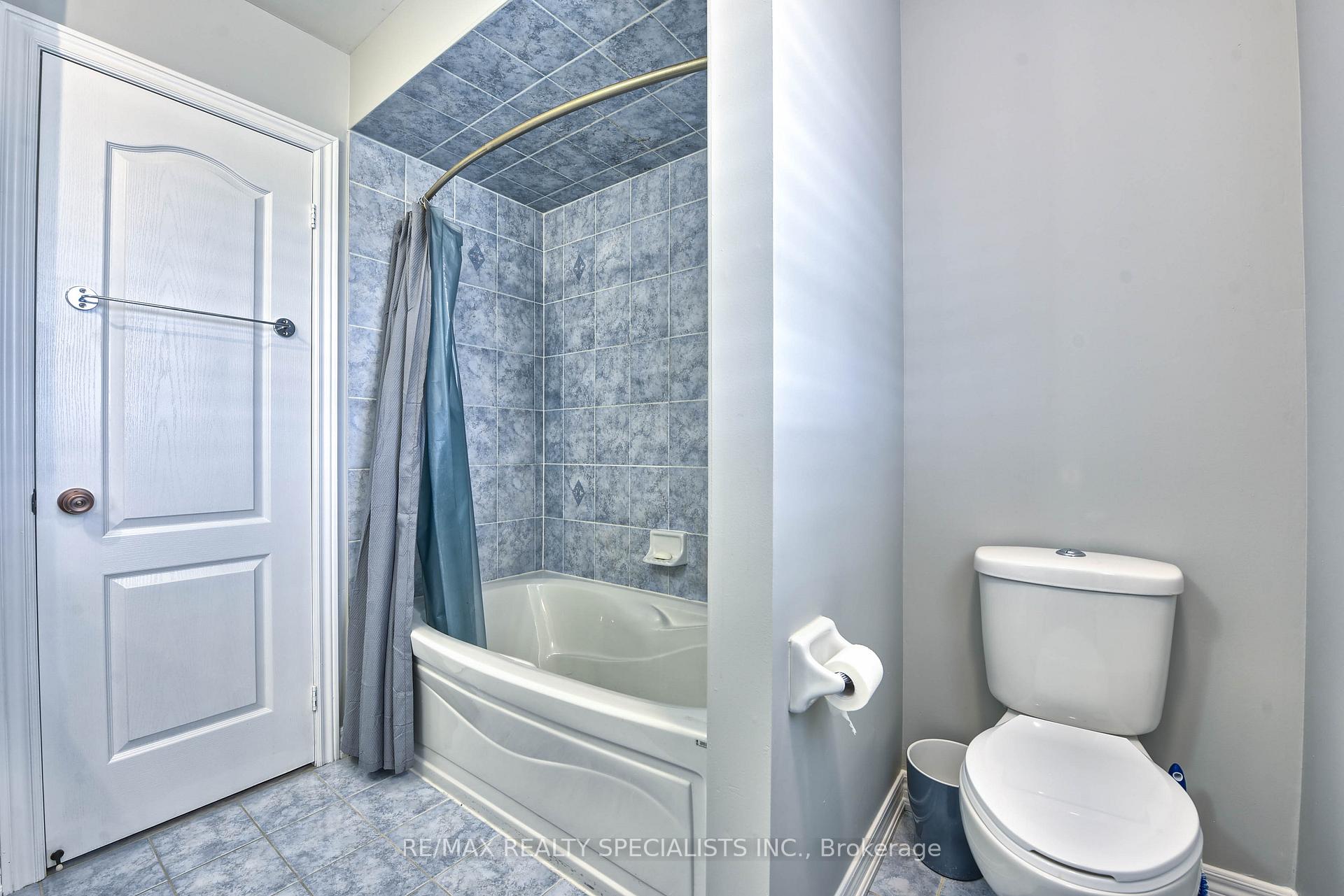Photo 25 of 37 Bluffwood Crescent, Brampton, Bram East — HOMEH