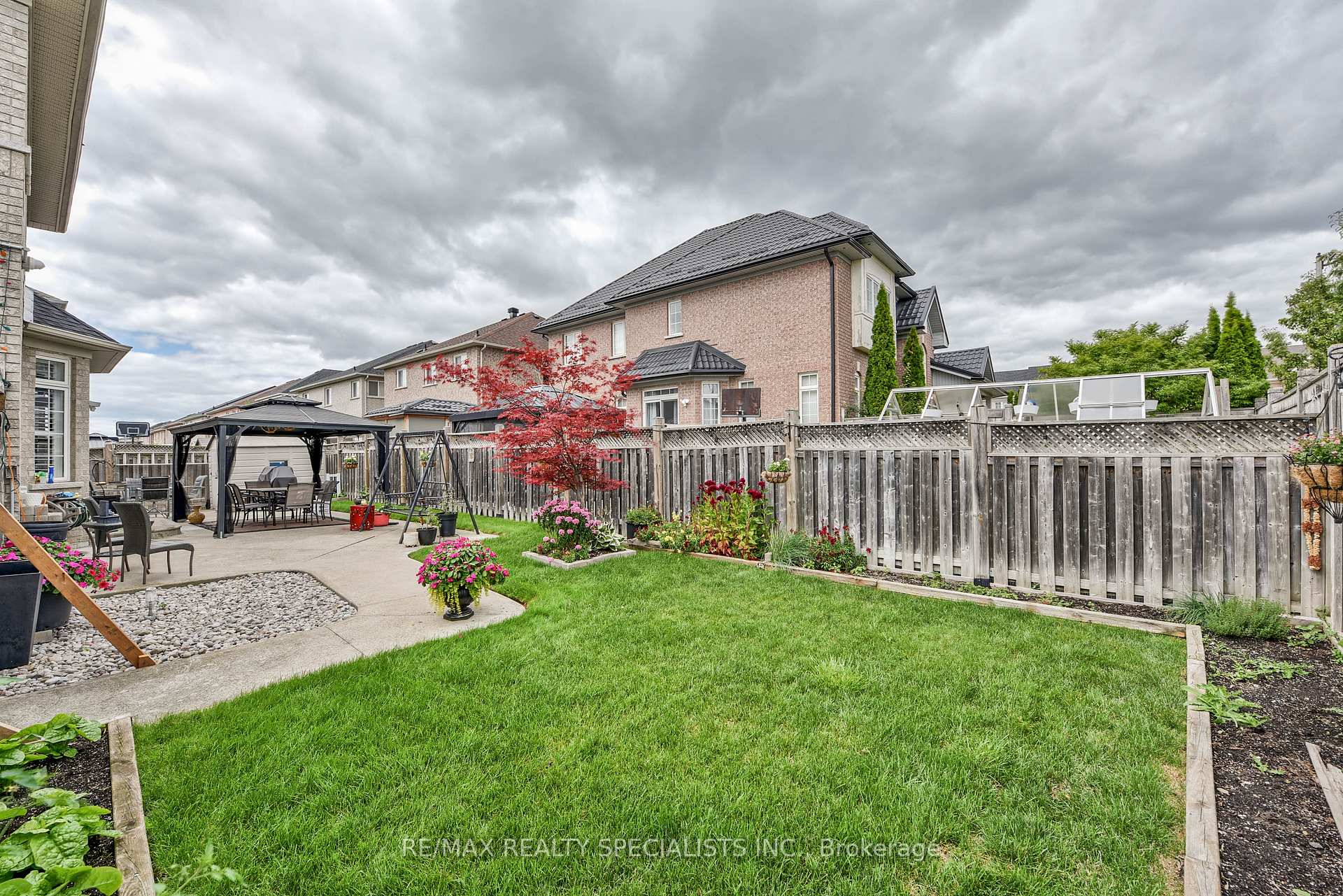 Photo 33 of 37 Bluffwood Crescent, Brampton, Bram East — HOMEH