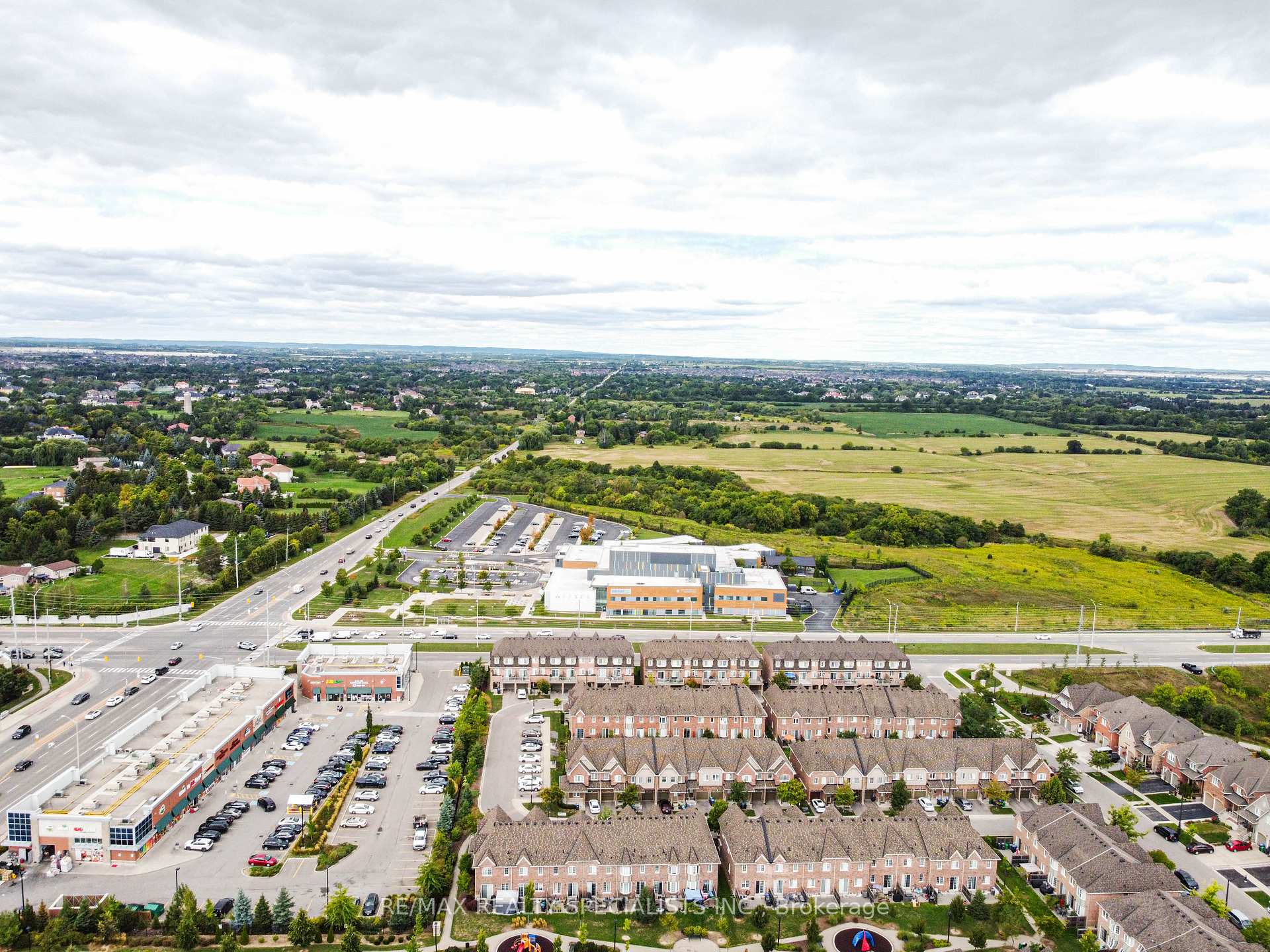 Photo 36 of 37 Bluffwood Crescent, Brampton, Bram East — HOMEH