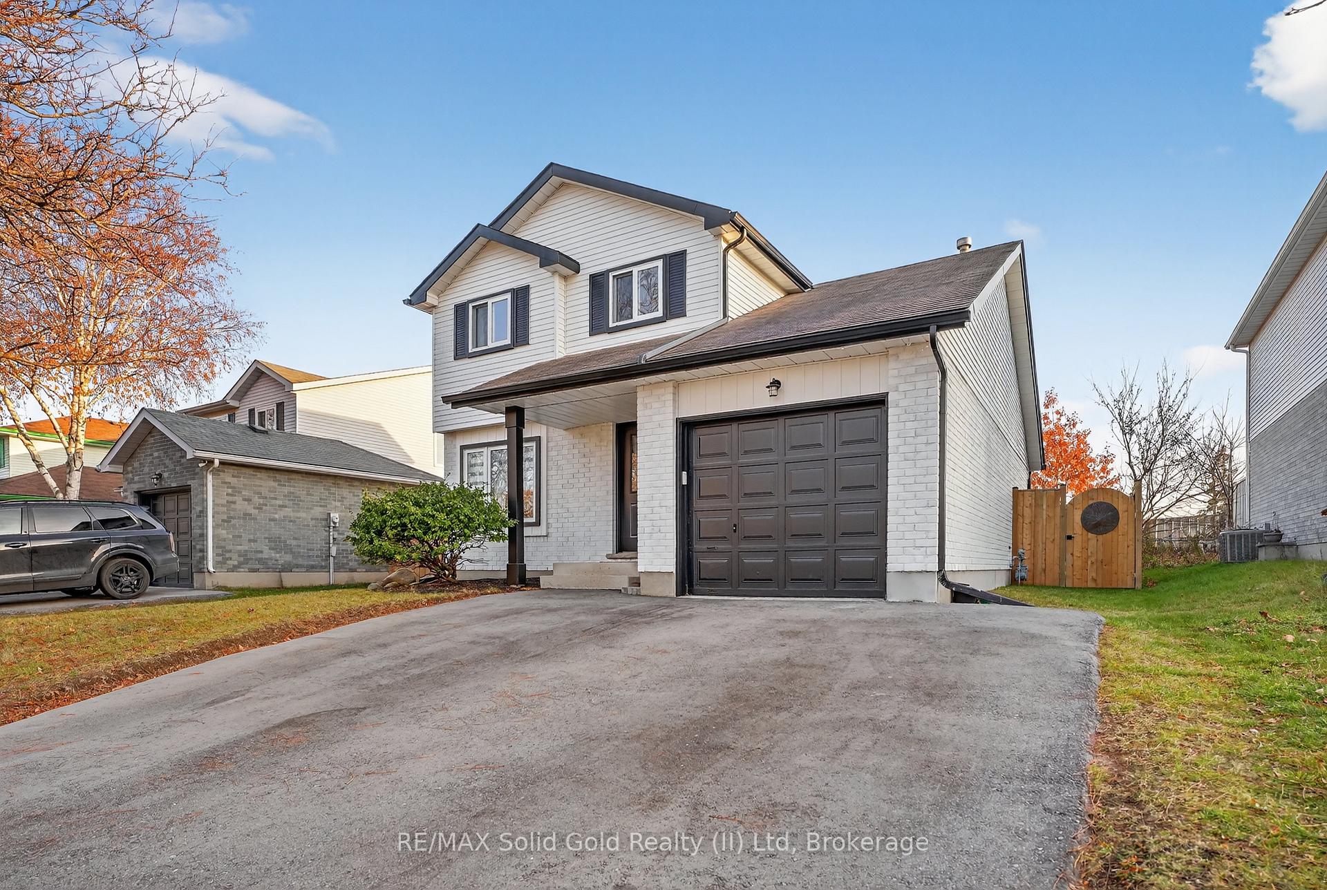 Photo 2 of 23 Rushbrook Drive, Kitchener — HOMEH