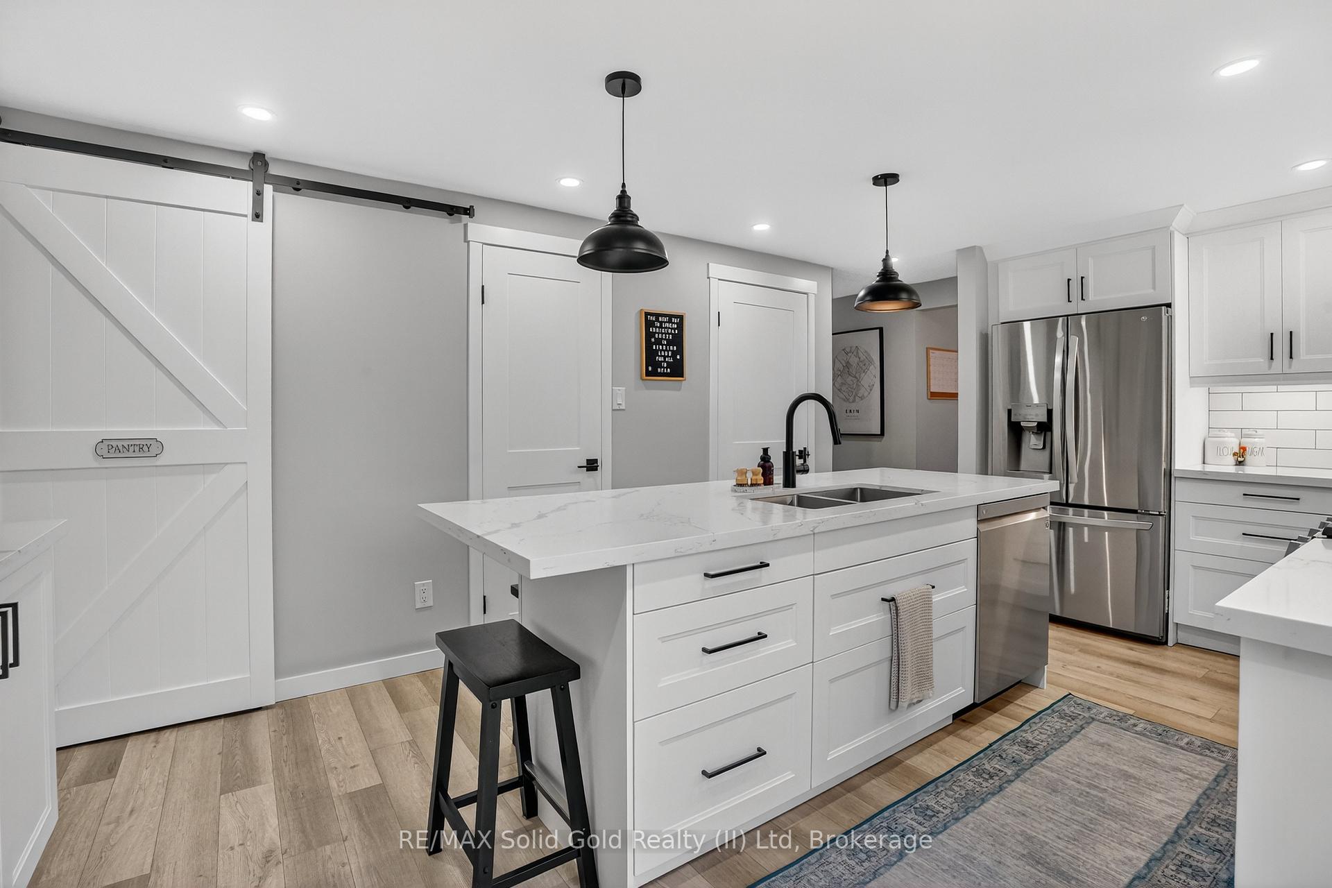 Photo 9 of 23 Rushbrook Drive, Kitchener — HOMEH