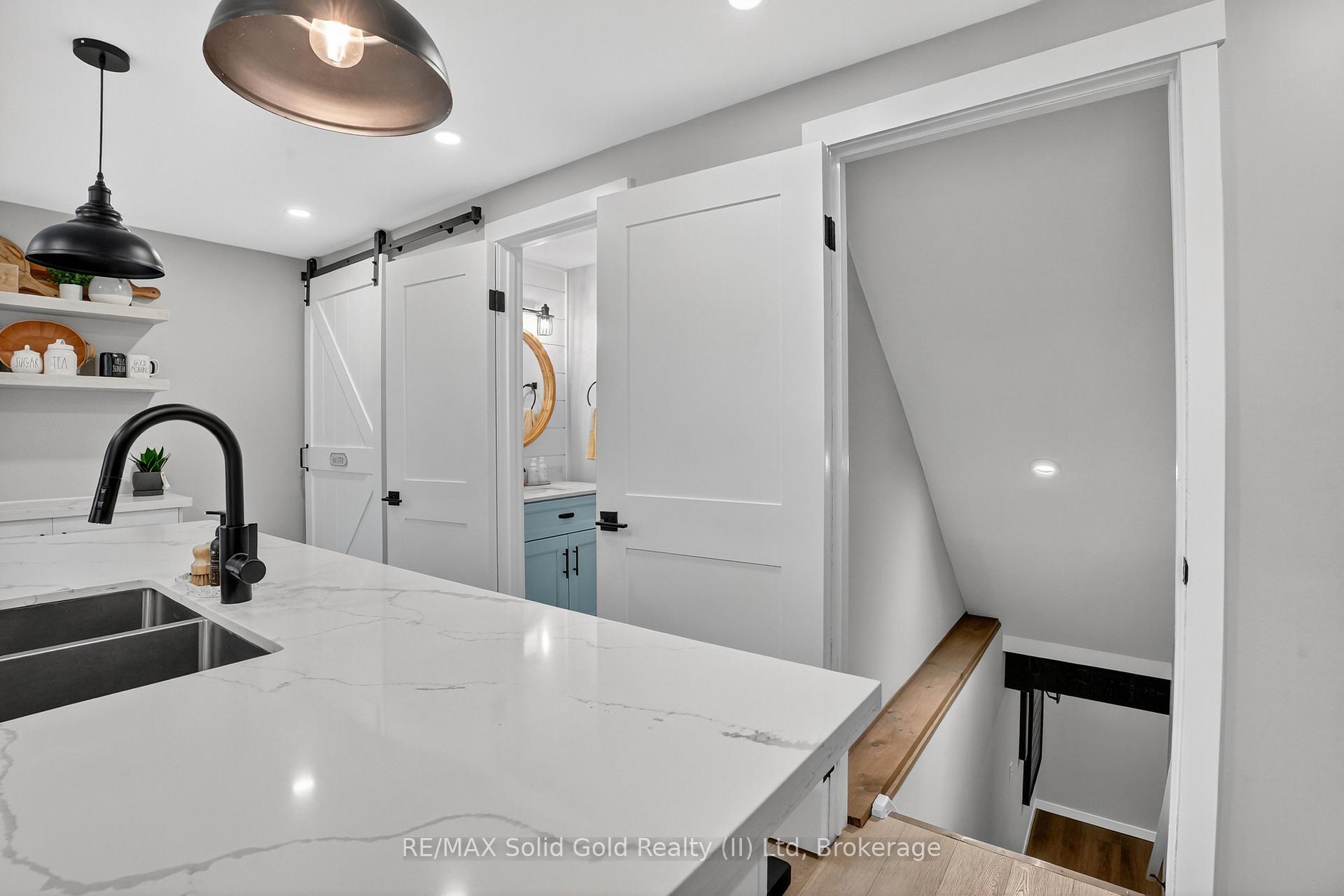 Photo 10 of 23 Rushbrook Drive, Kitchener — HOMEH