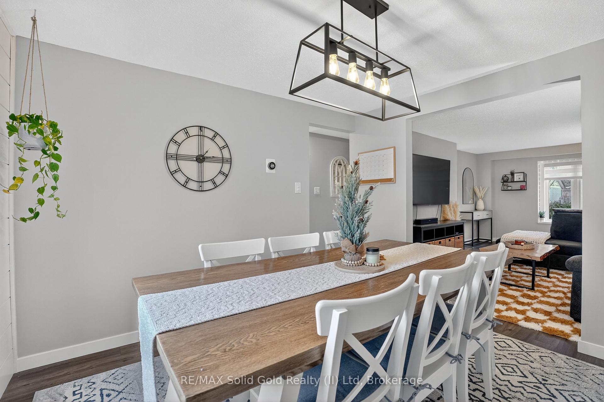 Photo 4 of 23 Rushbrook Drive, Kitchener — HOMEH