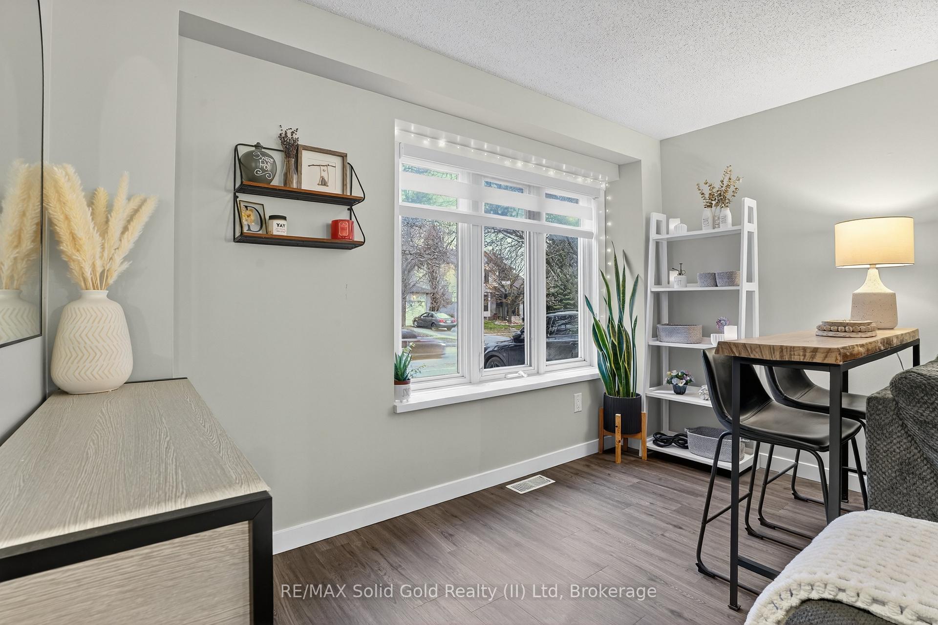Photo 16 of 23 Rushbrook Drive, Kitchener — HOMEH