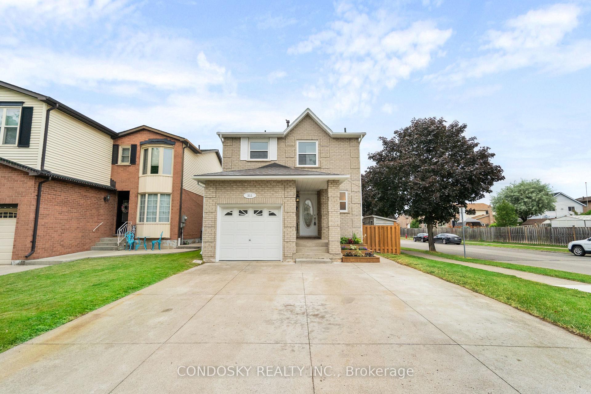 Photo 11 of 311 Macintosh Drive, Hamilton, Stoney Creek — HOMEH