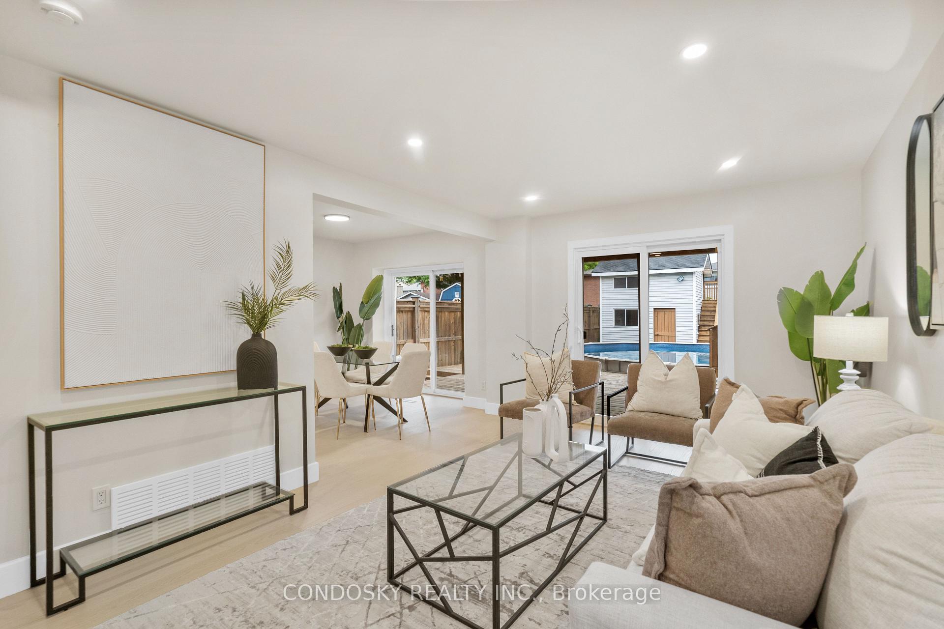 Photo 2 of 311 Macintosh Drive, Hamilton, Stoney Creek — HOMEH