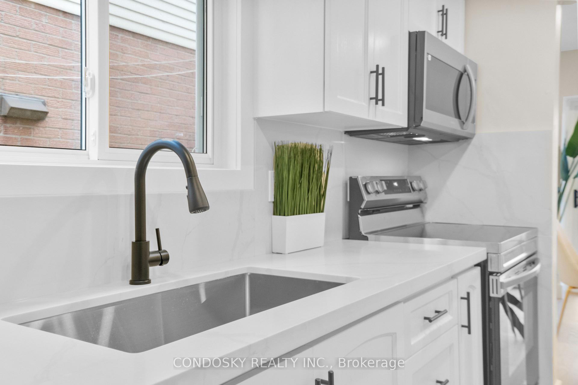 Photo 18 of 311 Macintosh Drive, Hamilton, Stoney Creek — HOMEH