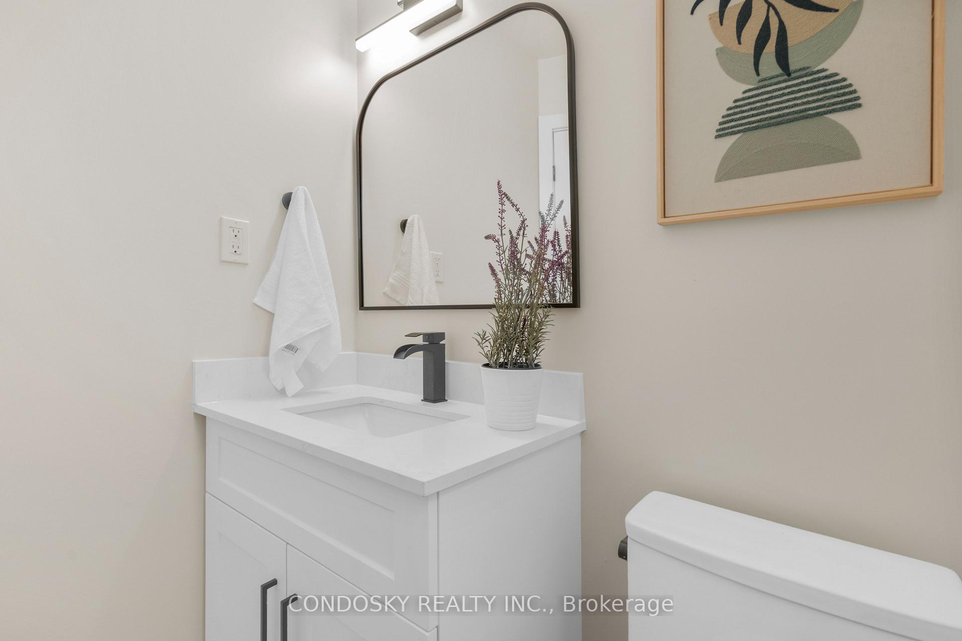 Photo 4 of 311 Macintosh Drive, Hamilton, Stoney Creek — HOMEH