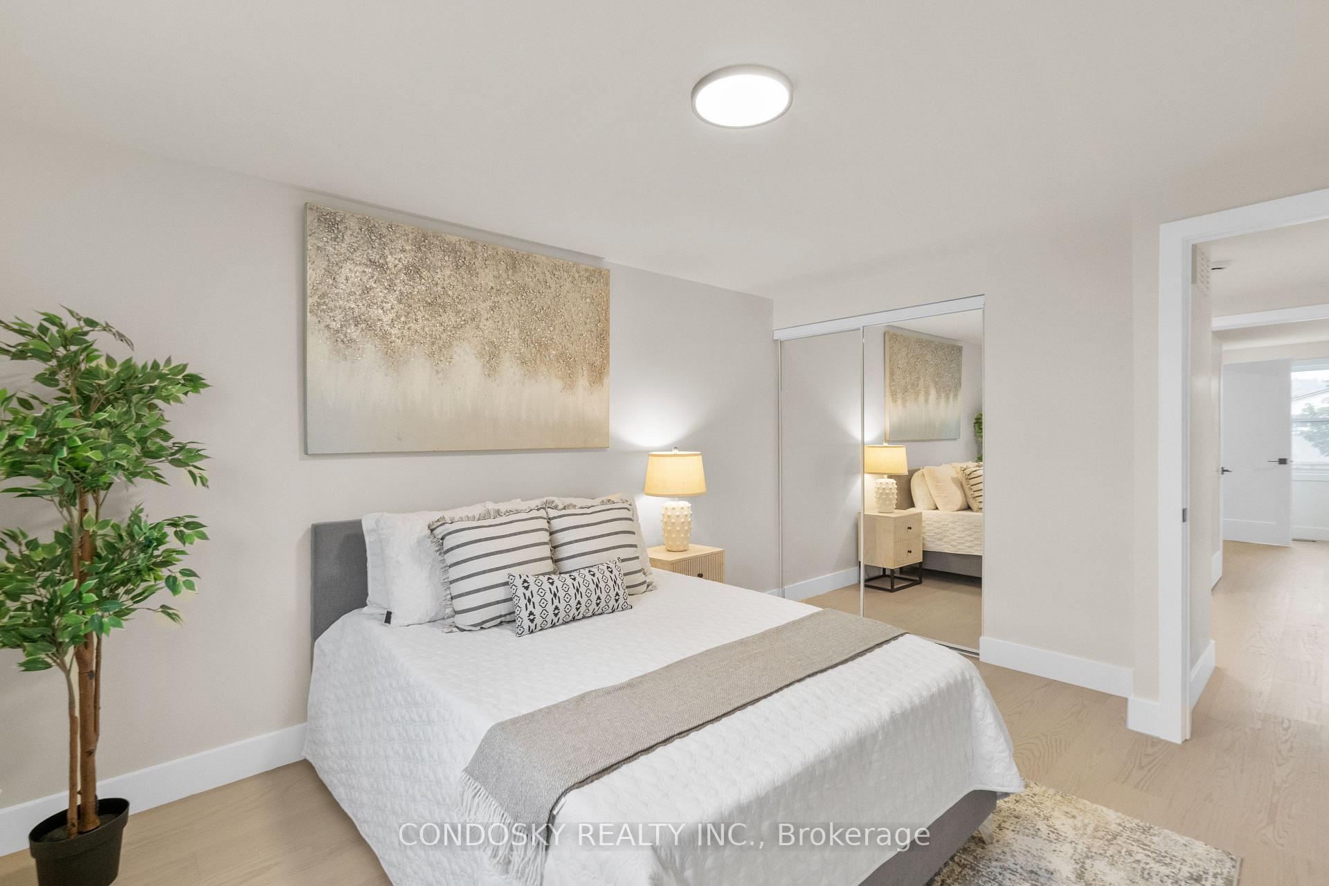 Photo 22 of 311 Macintosh Drive, Hamilton, Stoney Creek — HOMEH