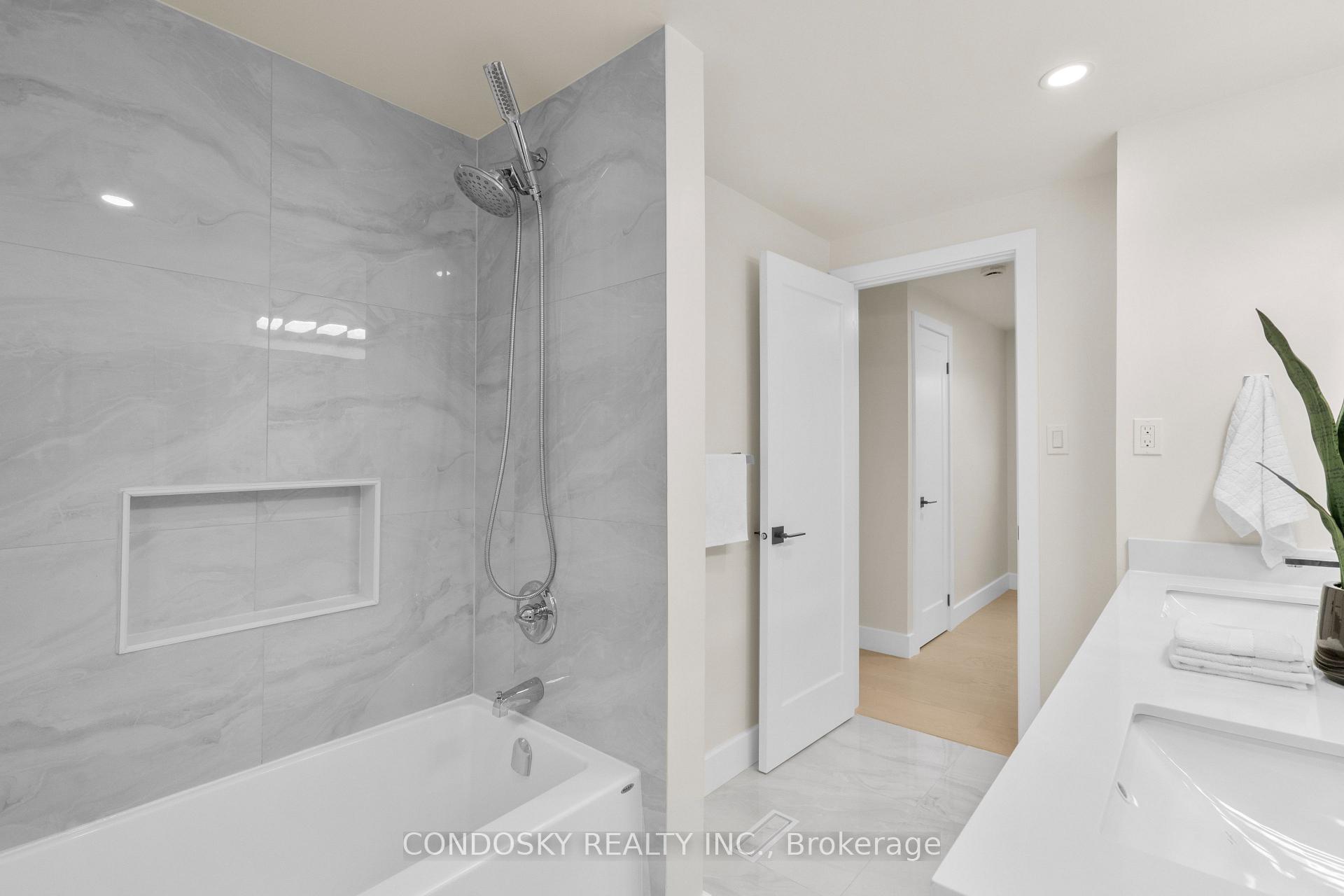 Photo 26 of 311 Macintosh Drive, Hamilton, Stoney Creek — HOMEH