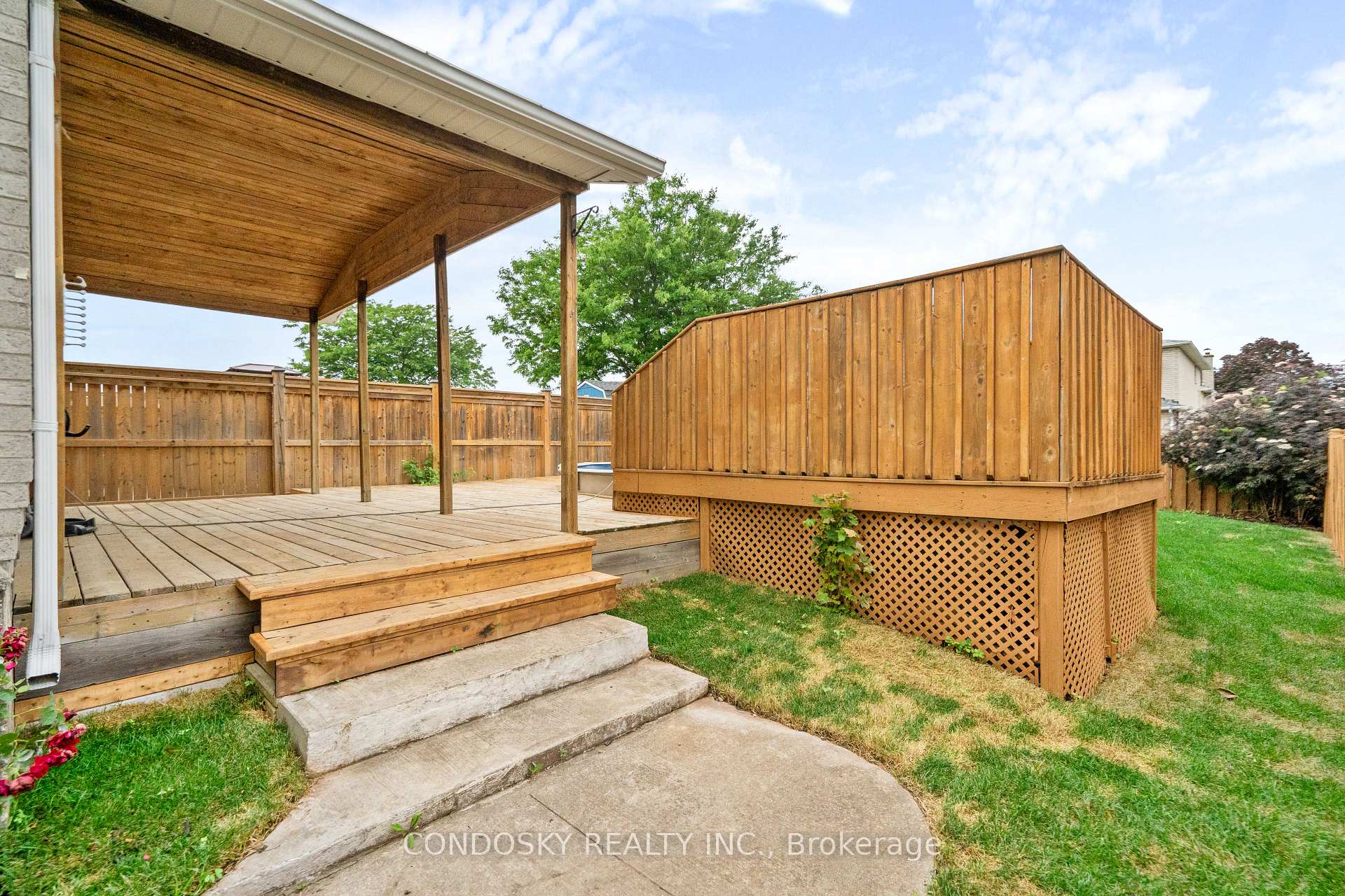 Photo 31 of 311 Macintosh Drive, Hamilton, Stoney Creek — HOMEH
