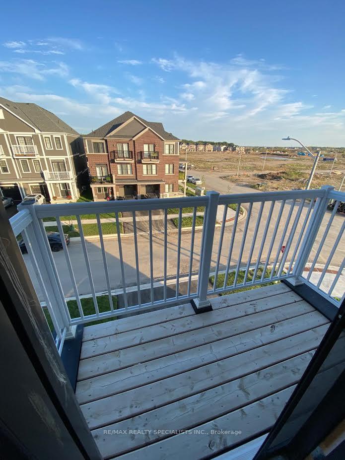 Photo 9 of 92 Norwich Crescent, Haldimand — HOMEH