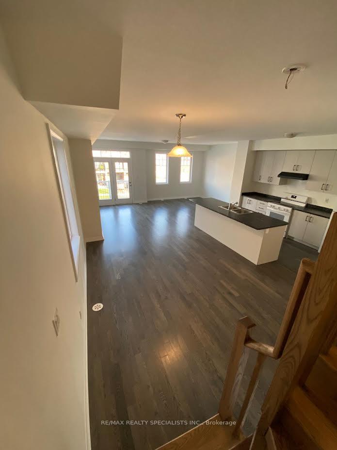 Photo 6 of 92 Norwich Crescent, Haldimand — HOMEH