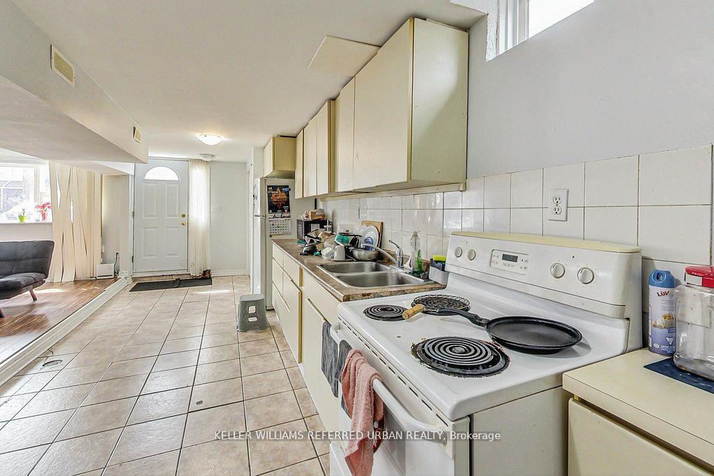 Photo 3 of 310 Ormond Drive, Oshawa, Samac — HOMEH