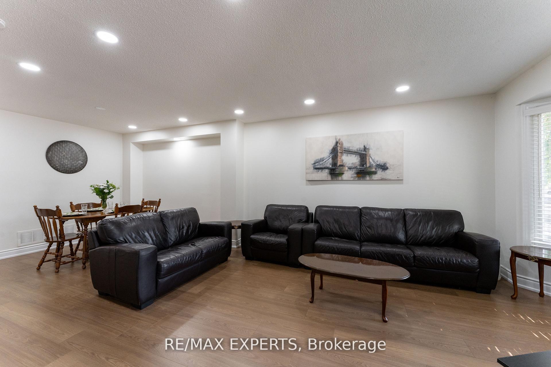 Photo 3 of 39 Softneedle Avenue, Brampton, Sandringham-Wellington — HOMEH