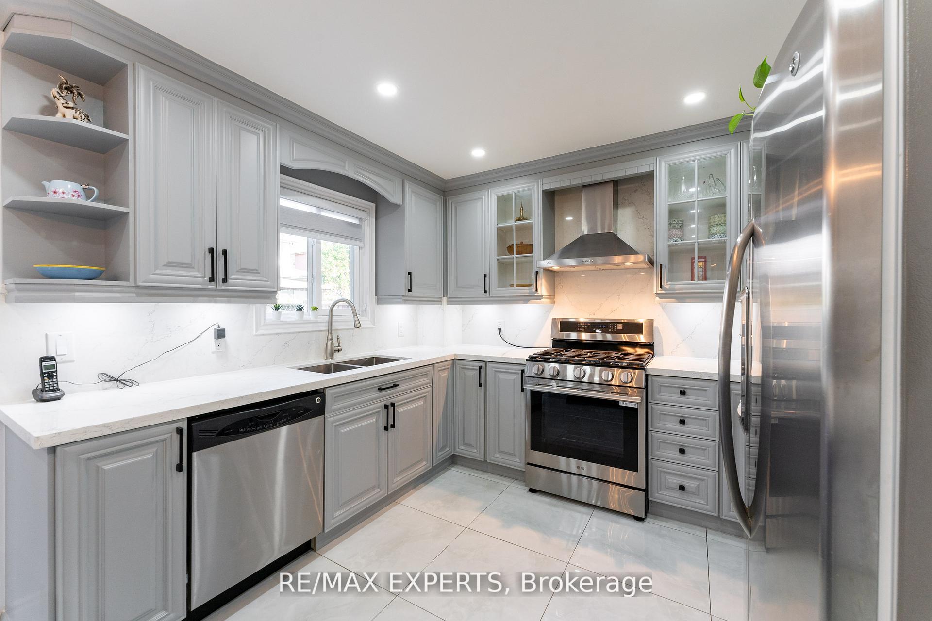 Photo 10 of 39 Softneedle Avenue, Brampton, Sandringham-Wellington — HOMEH