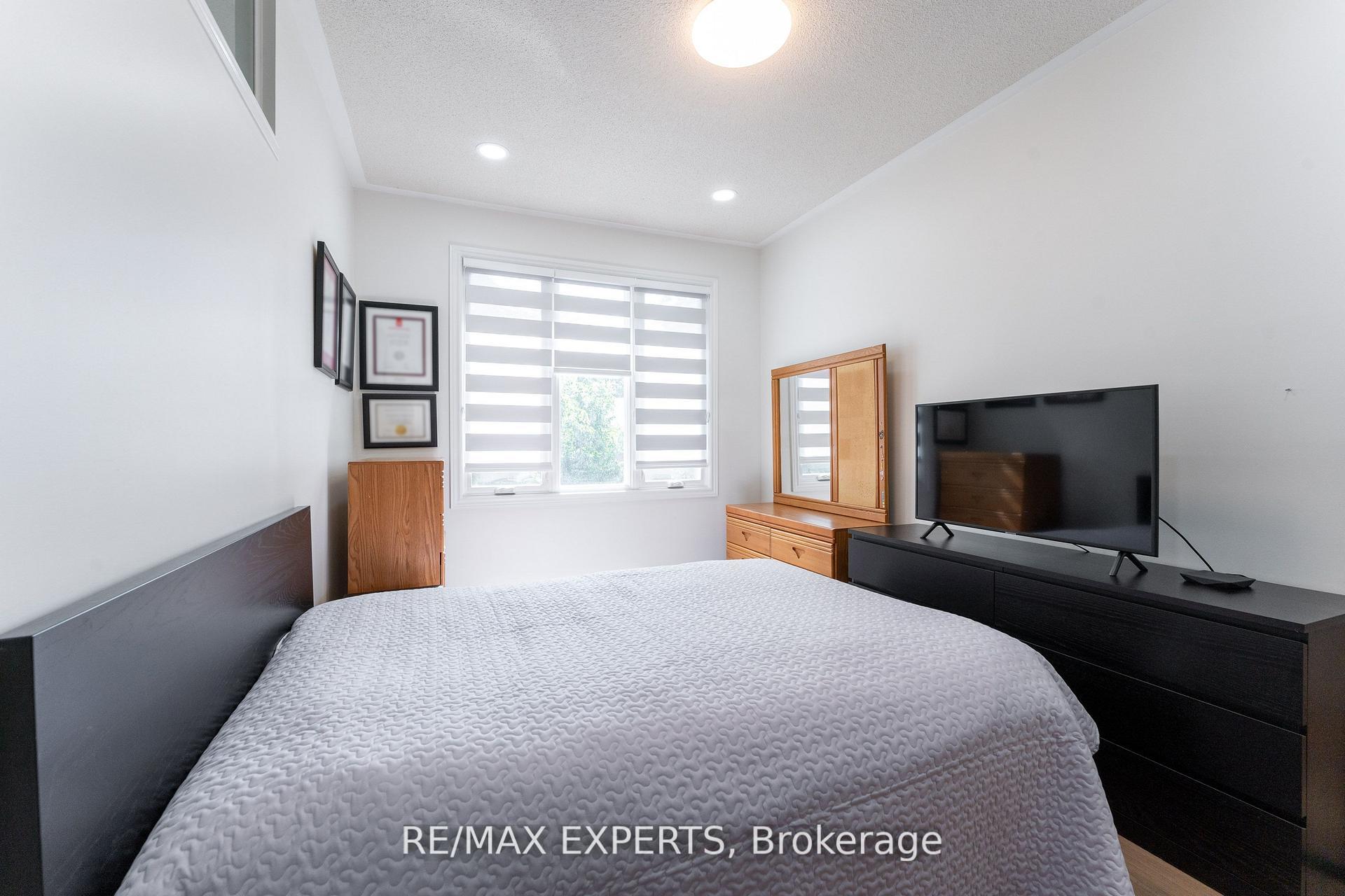 Photo 6 of 39 Softneedle Avenue, Brampton, Sandringham-Wellington — HOMEH