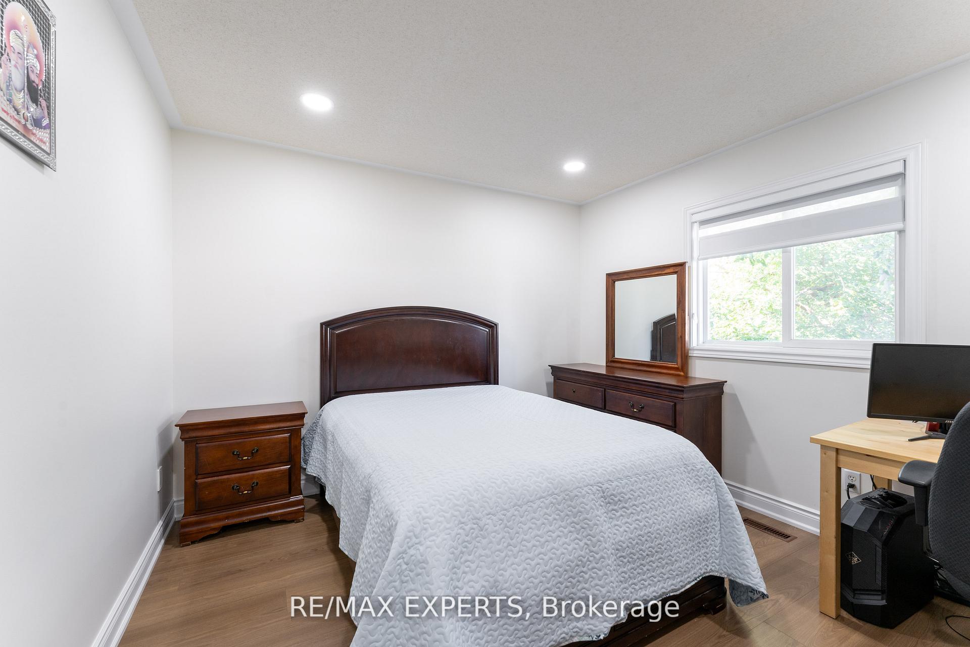 Photo 20 of 39 Softneedle Avenue, Brampton, Sandringham-Wellington — HOMEH