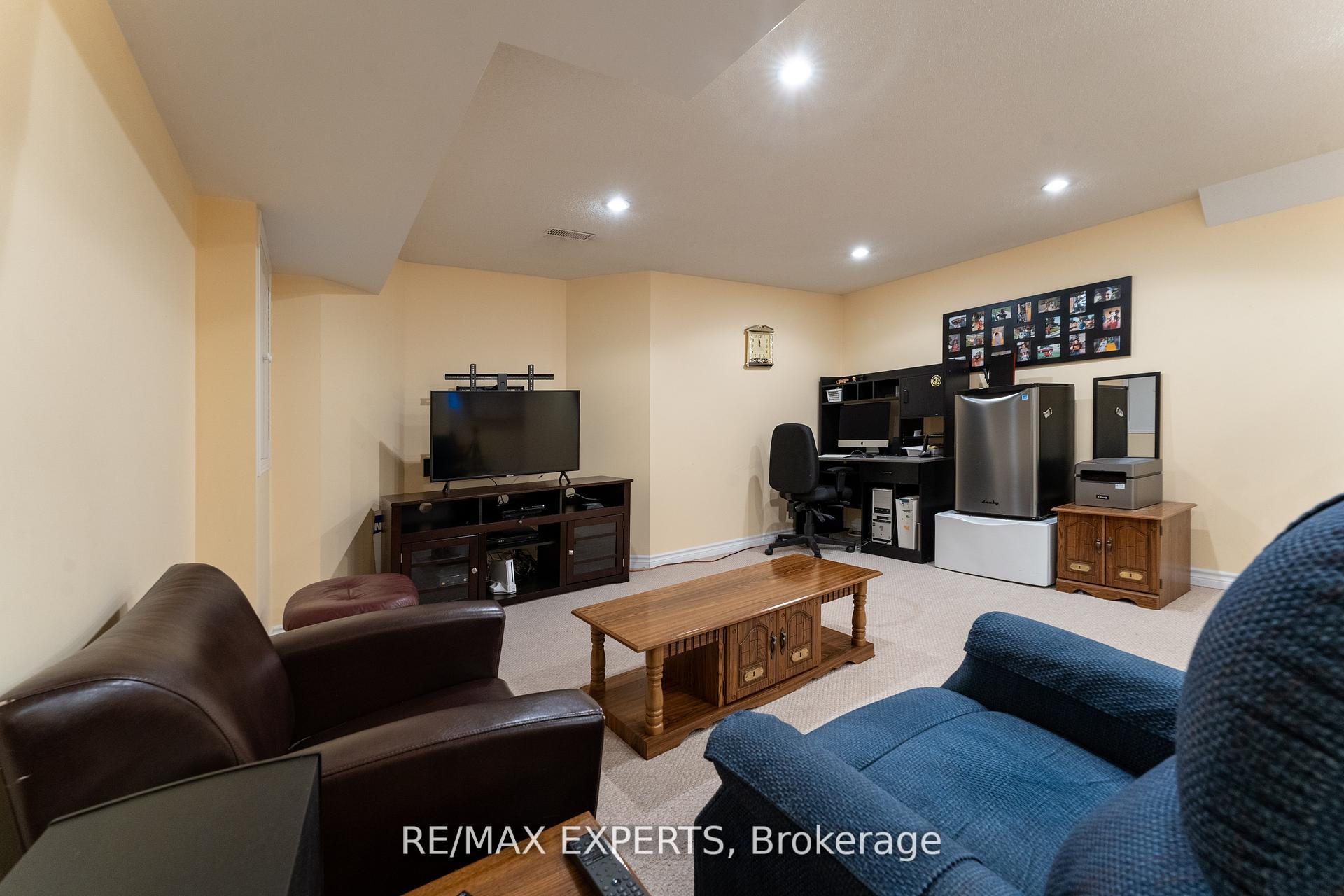 Photo 30 of 39 Softneedle Avenue, Brampton, Sandringham-Wellington — HOMEH