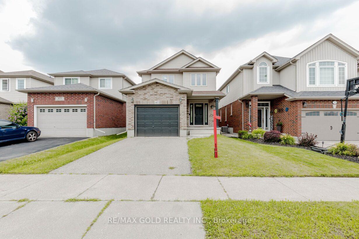 Photo 3 of 47 Hinrichs Crescent, Cambridge — HOMEH