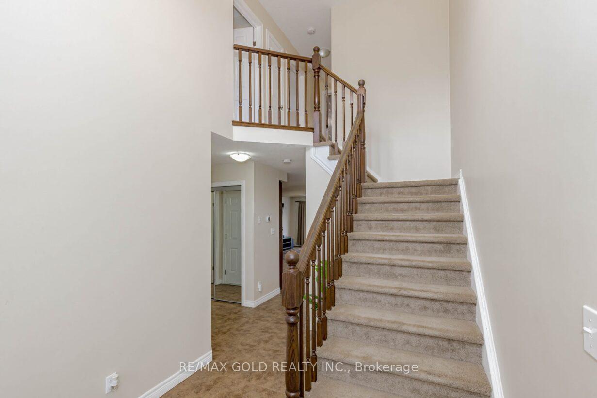 Photo 19 of 47 Hinrichs Crescent, Cambridge — HOMEH