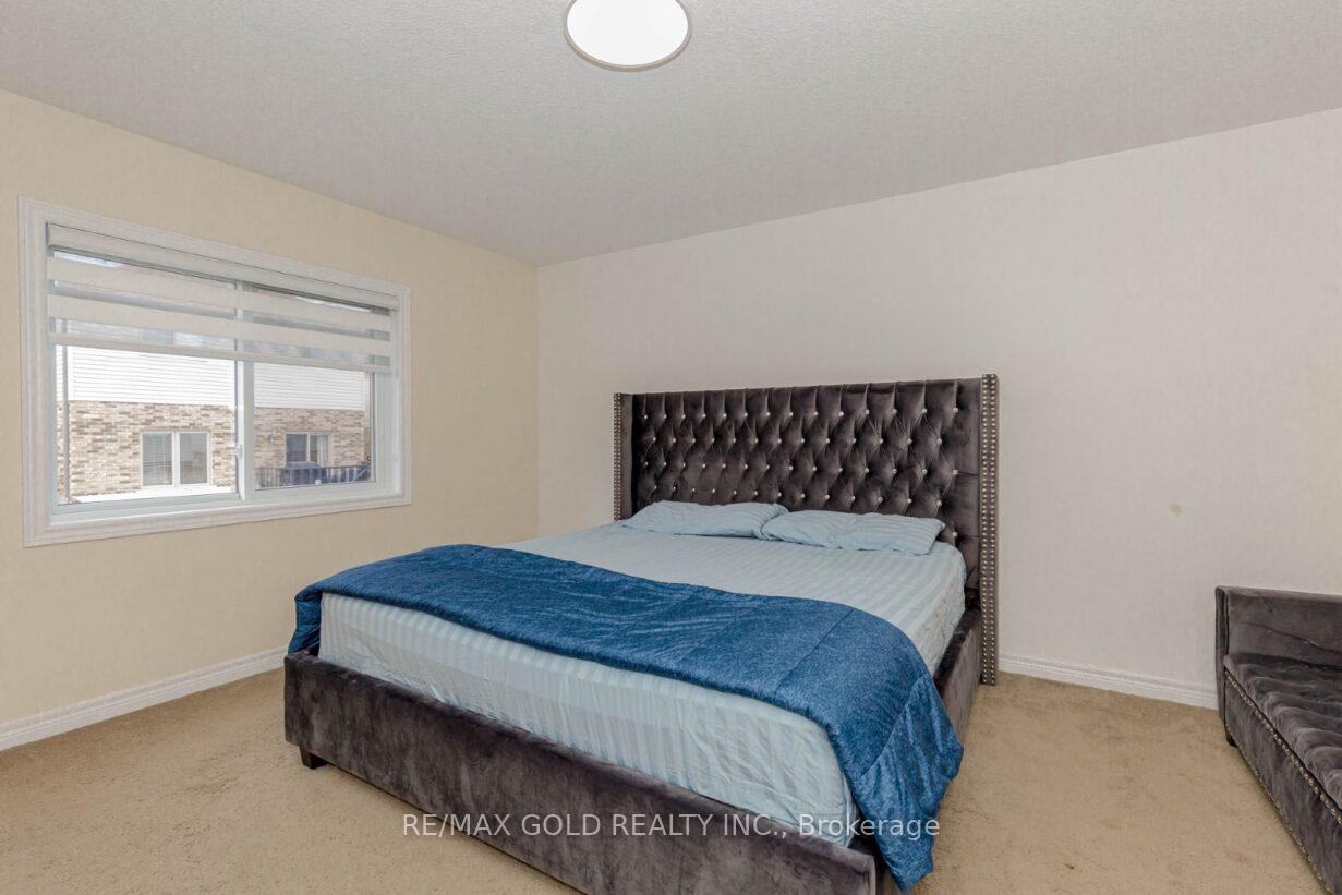 Photo 20 of 47 Hinrichs Crescent, Cambridge — HOMEH