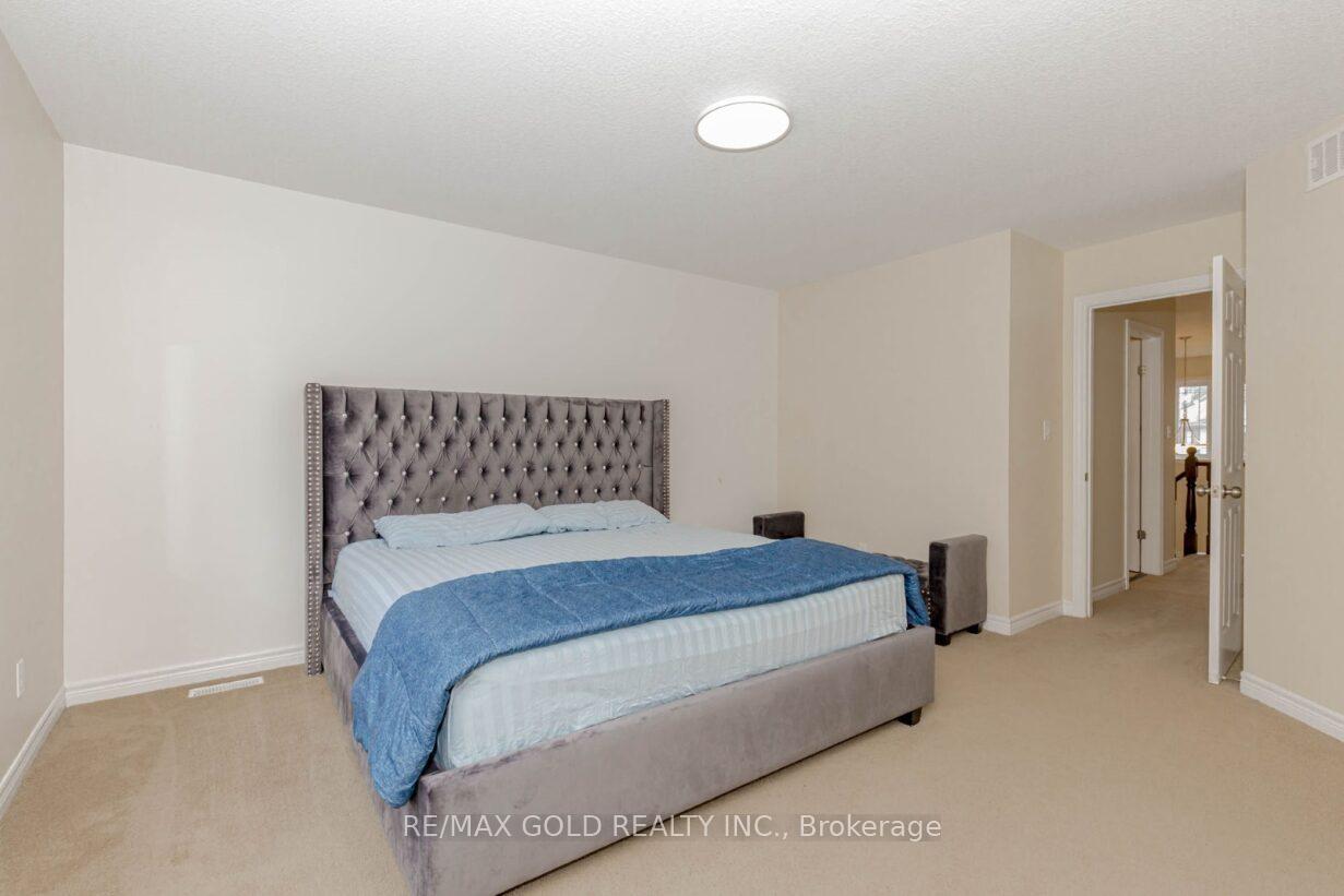 Photo 29 of 47 Hinrichs Crescent, Cambridge — HOMEH