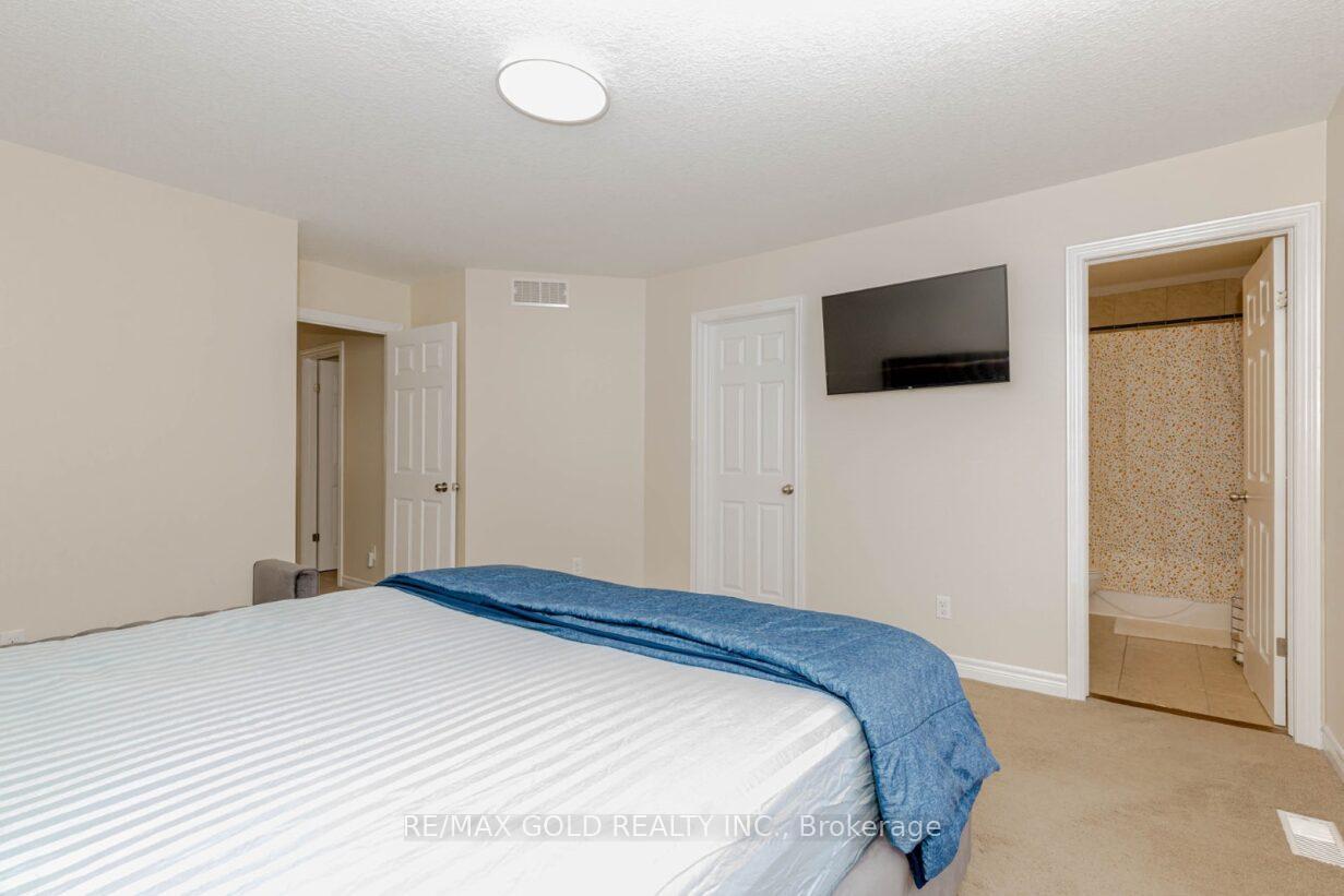 Photo 27 of 47 Hinrichs Crescent, Cambridge — HOMEH