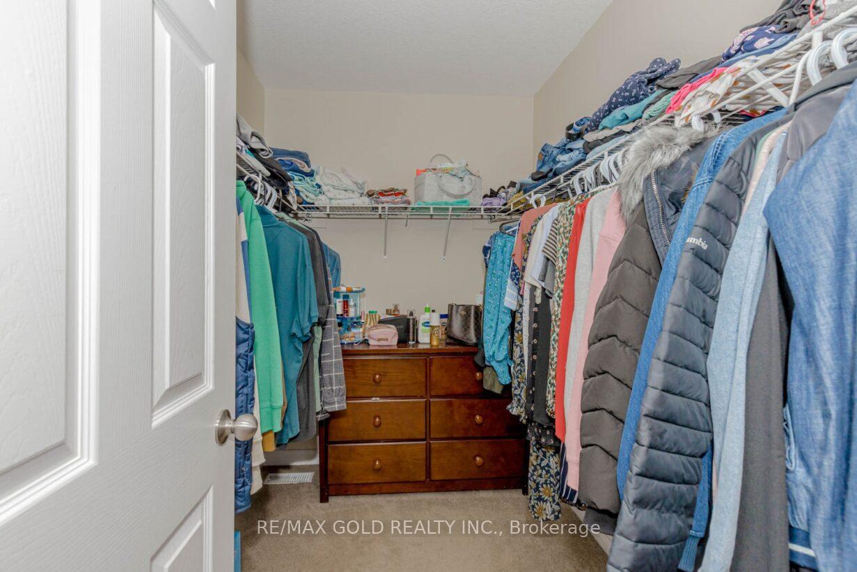 Photo 28 of 47 Hinrichs Crescent, Cambridge — HOMEH