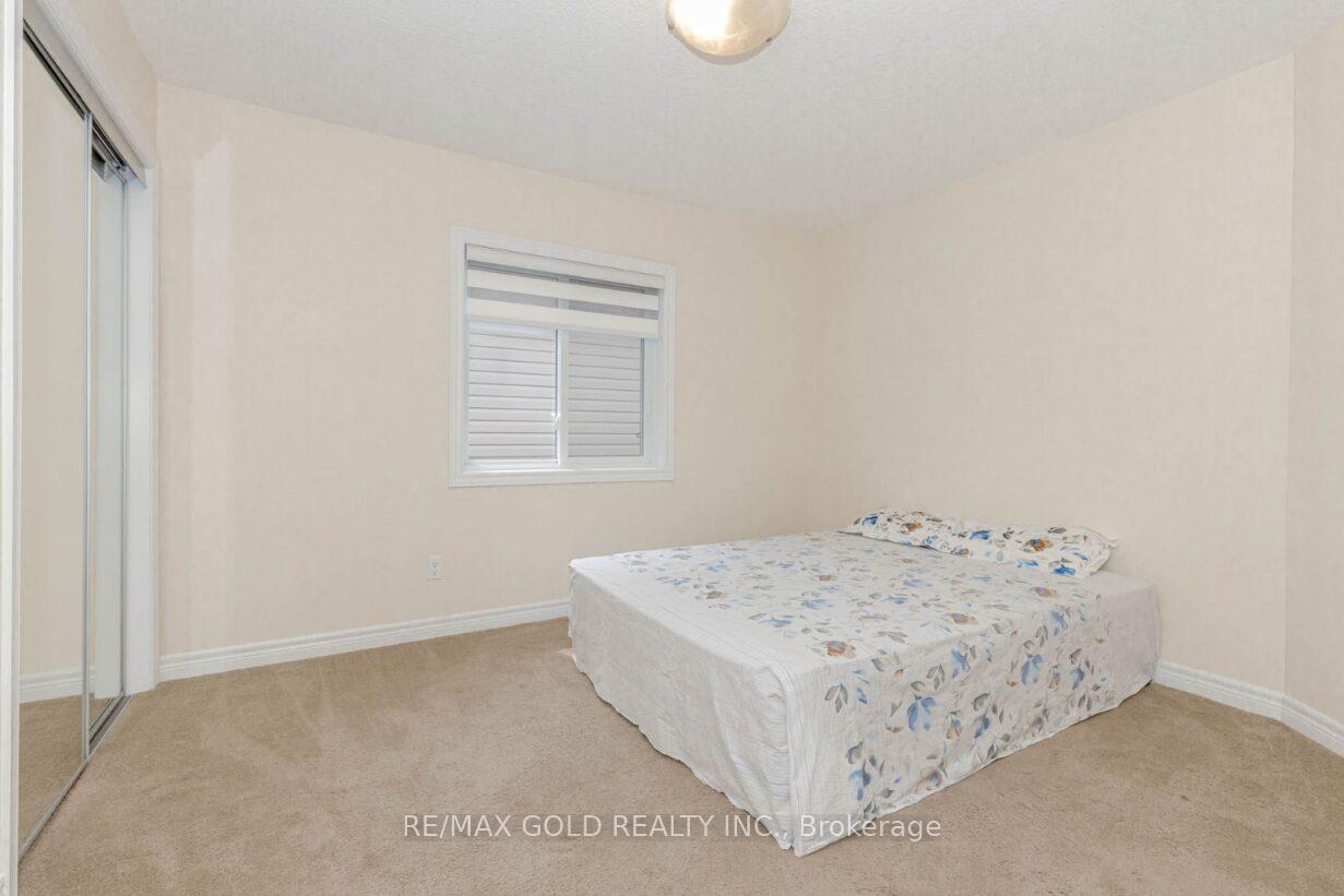 Photo 31 of 47 Hinrichs Crescent, Cambridge — HOMEH