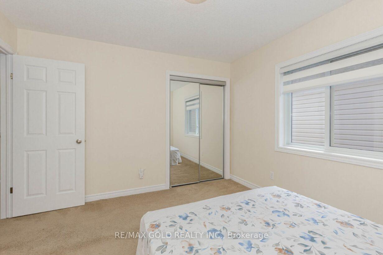 Photo 50 of 47 Hinrichs Crescent, Cambridge — HOMEH