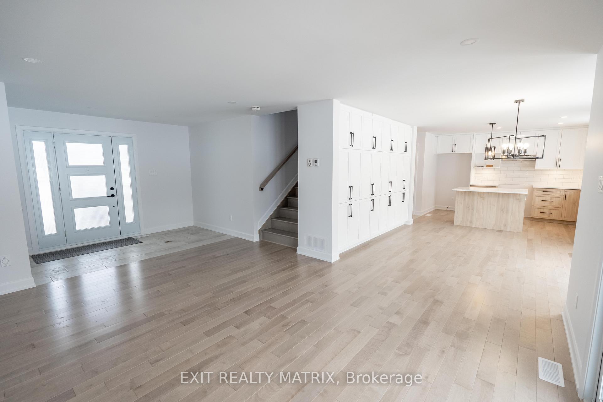 Photo 10 of 1409 Caroline Court, Cornwall — HOMEH