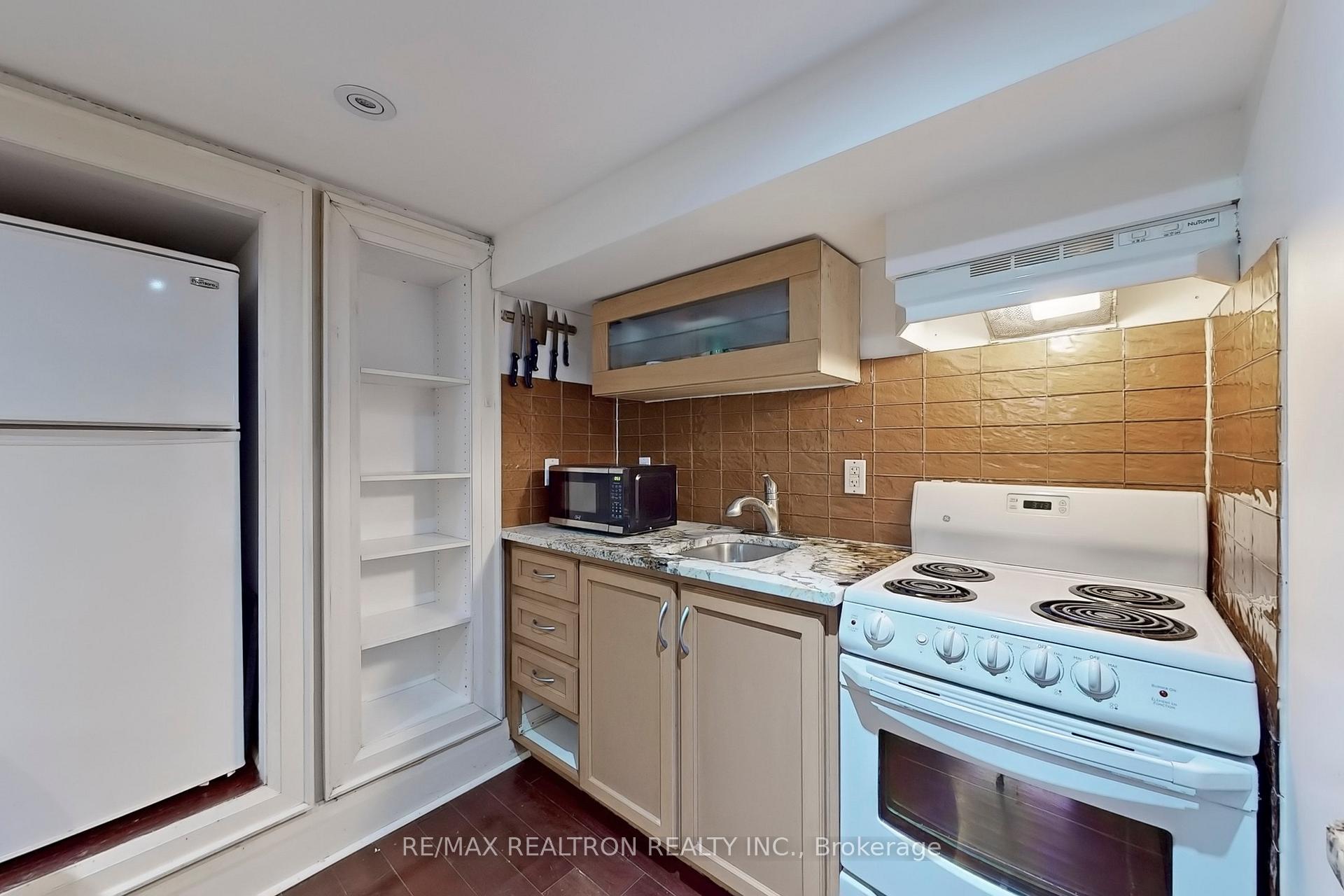 Photo 4 of Unit Basement, 88 Lawrence Avenue E, Toronto, Lawrence Park North — HOMEH