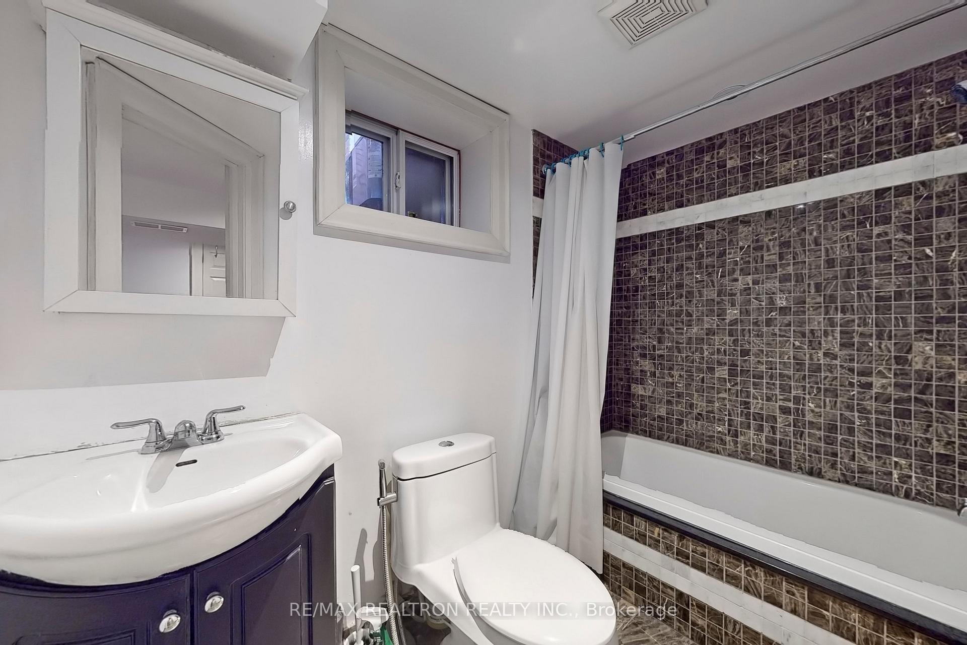 Photo 12 of Unit Basement, 88 Lawrence Avenue E, Toronto, Lawrence Park North — HOMEH