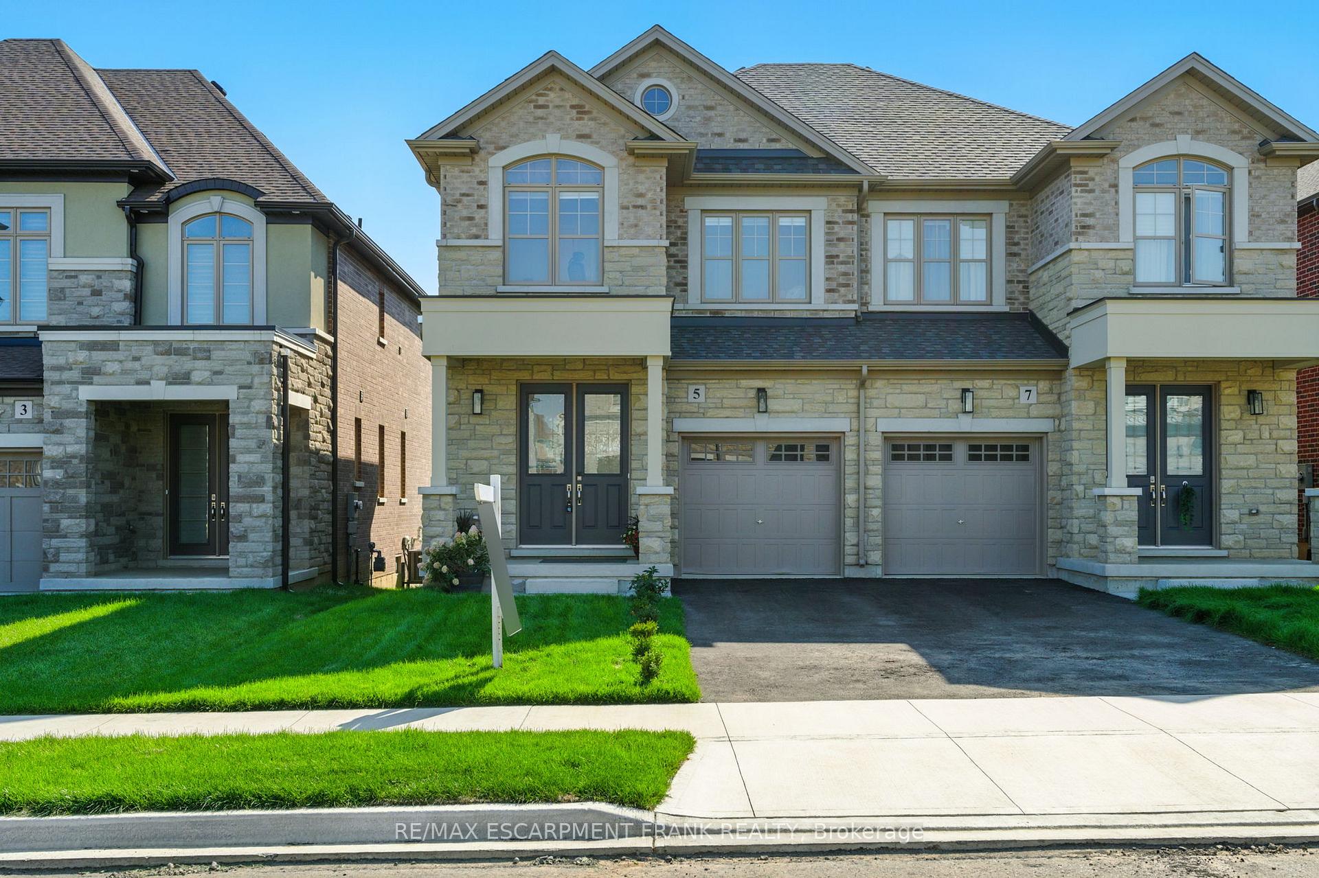 Front of 5 Cherry Blossom Heights