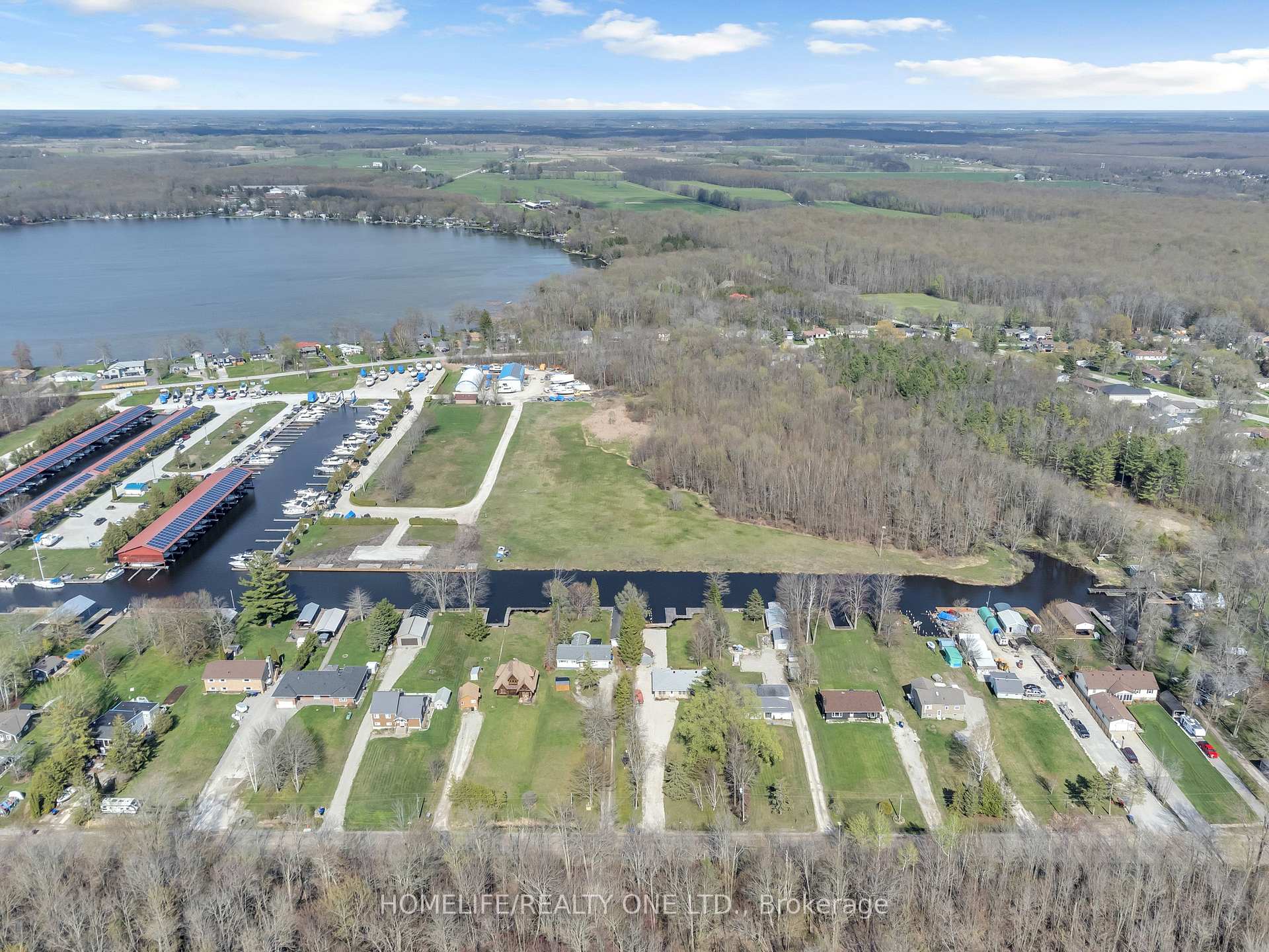 Photo 4 of 4055 Glenn Cedar Drive, Ramara, Rural Ramara — HOMEH