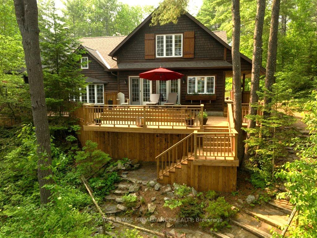 Front of 1421 Turtle Lake Lane