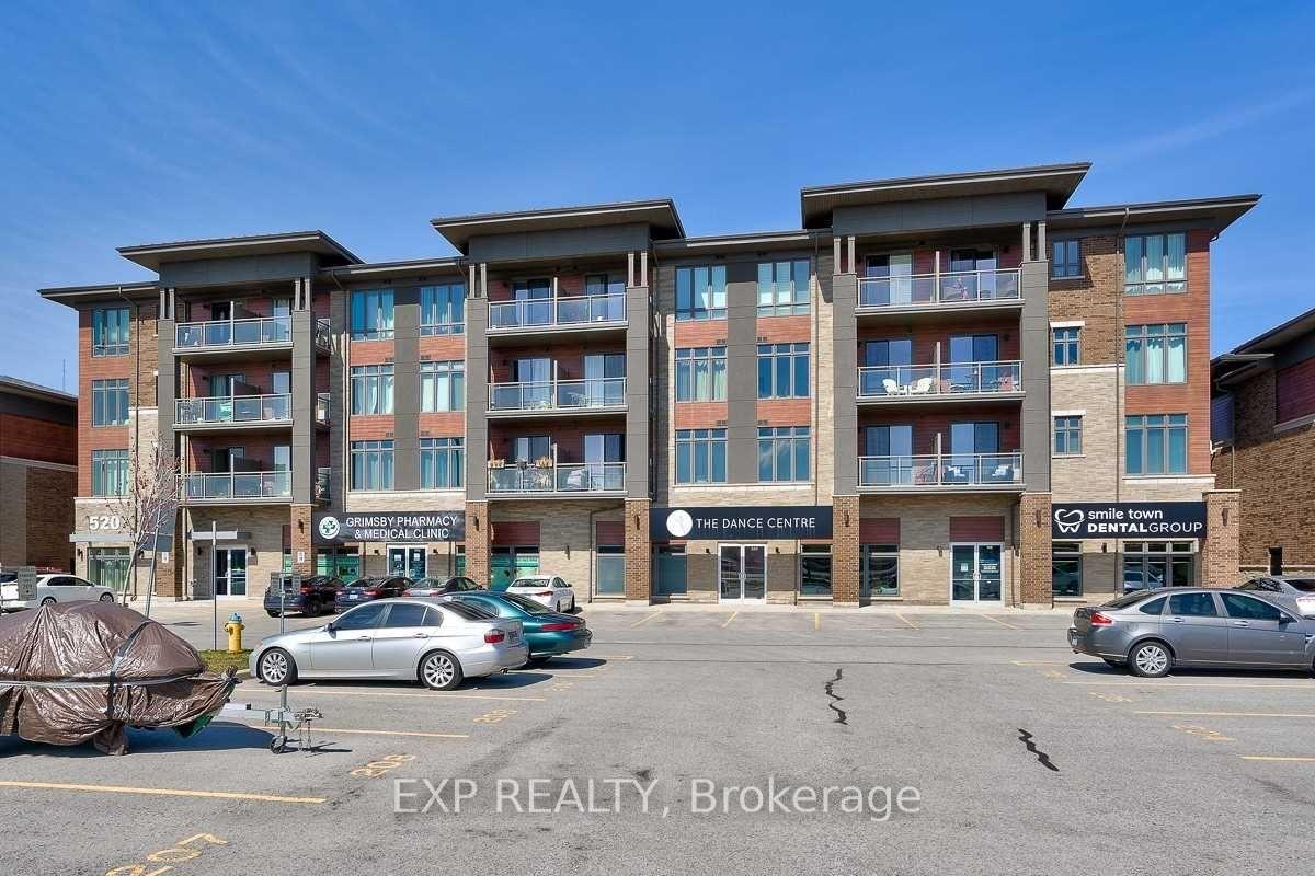 Front of Unit 211, 520 North Service Road
