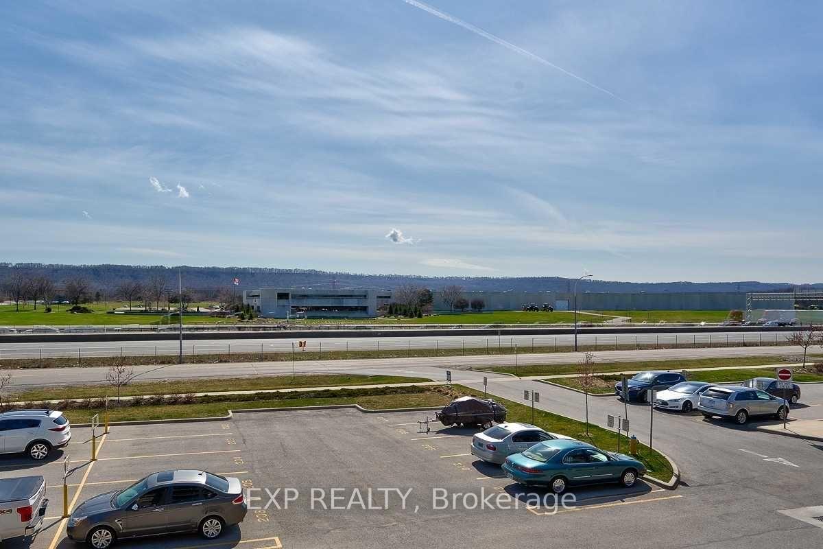 Photo 4 of Unit #211, 520 North Service Road, Grimsby, Grimsby Beach — HOMEH