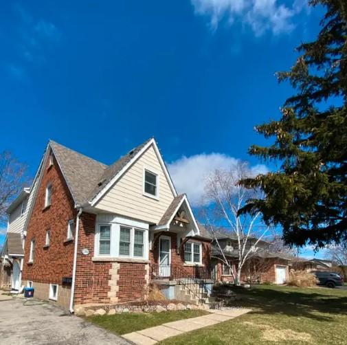 Front of Unit 2, 1303 Leighland Road